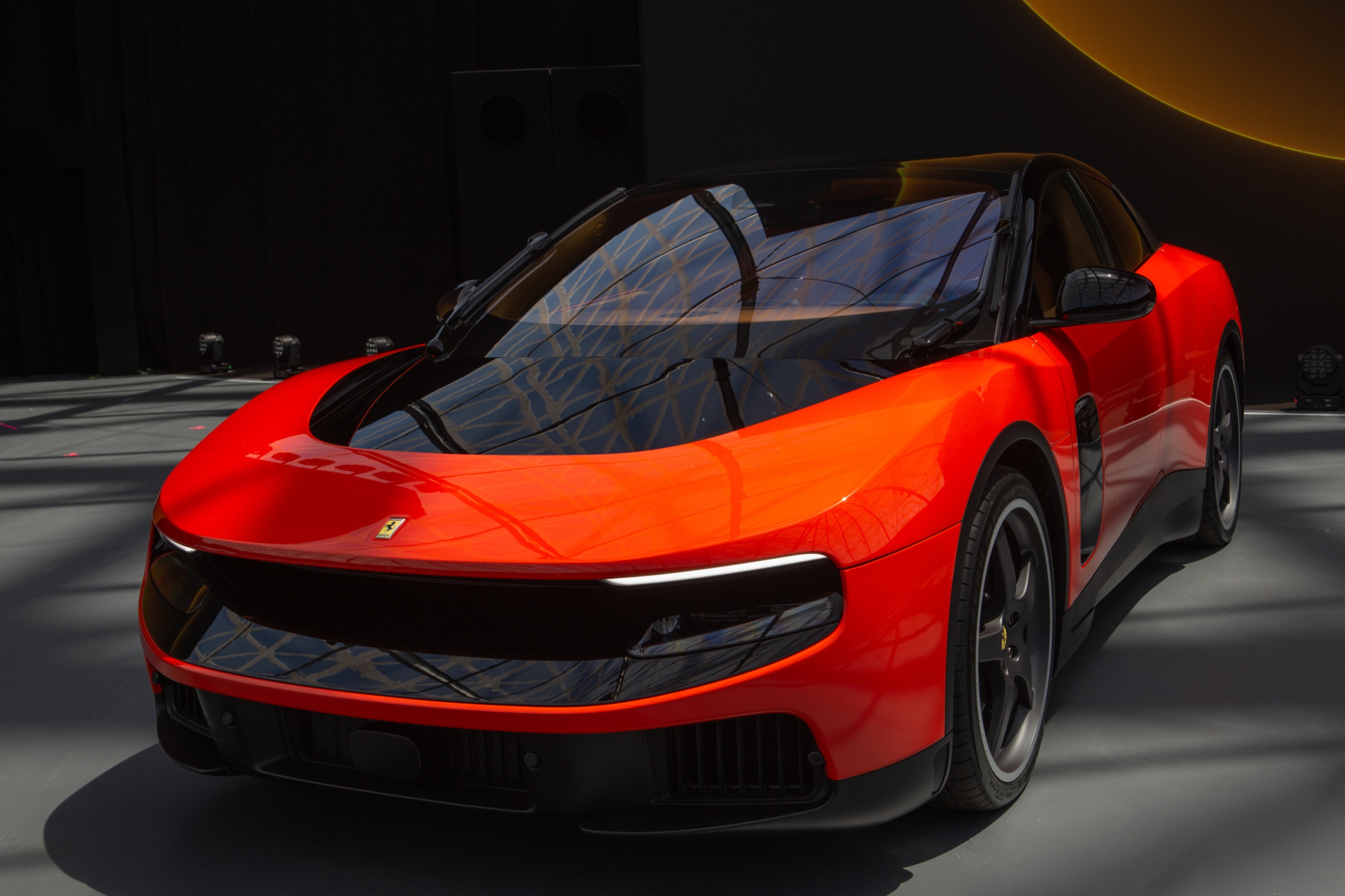 ferrari luce,  xe dien,  sieu xe,  sieu xe dien,  luce,  ferrari,  co phieu,  ev anh 1
