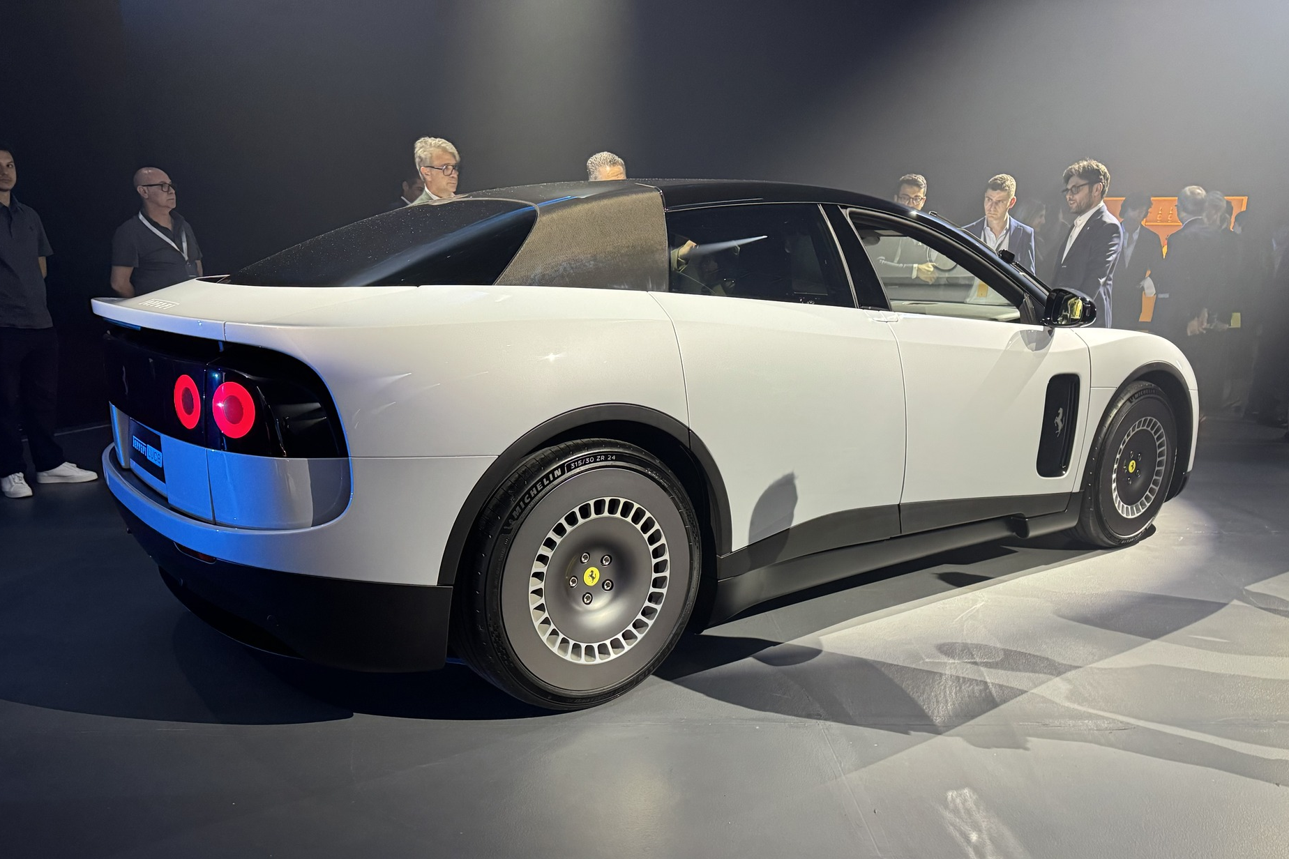 ferrari luce,  sieu xe,  ferrari,  luce,  xe dien,  thuan dien,  ceo,  Benedetto Vigna anh 2