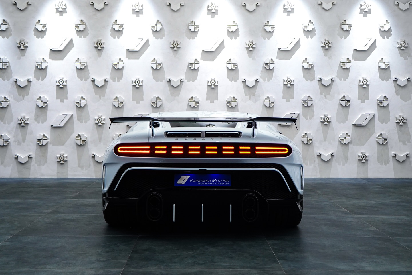 bugatti,  Centodieci,  Bugatti Centodieci,  sieu xe,  uae,  paris,  rm sotheby's,  dau gia,  hypercar anh 12