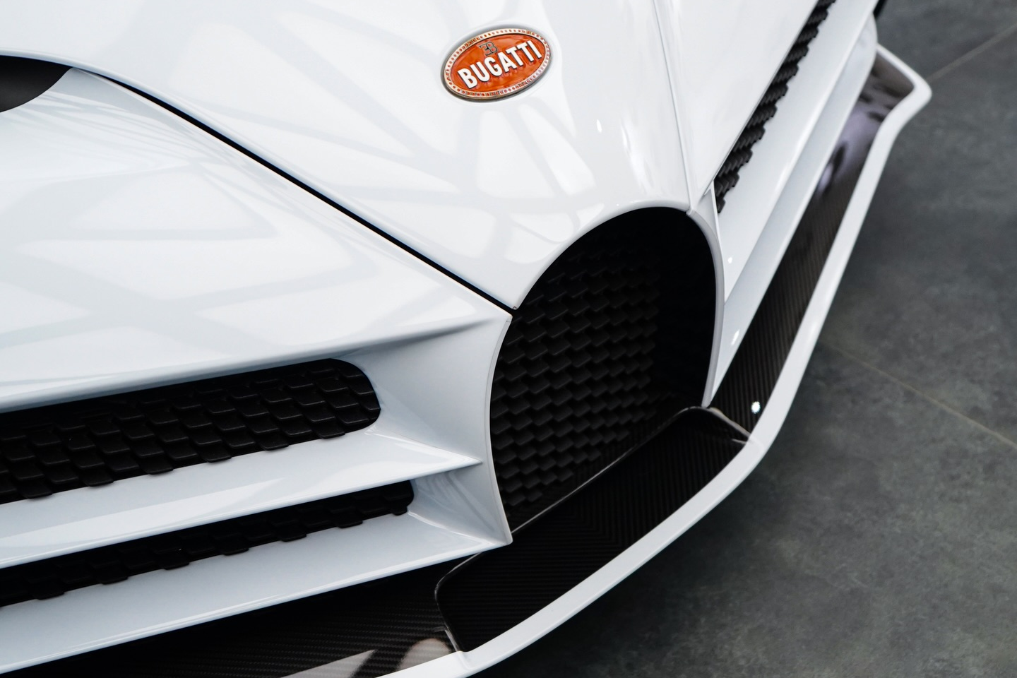 bugatti,  Centodieci,  Bugatti Centodieci,  sieu xe,  uae,  paris,  rm sotheby's,  dau gia,  hypercar anh 4