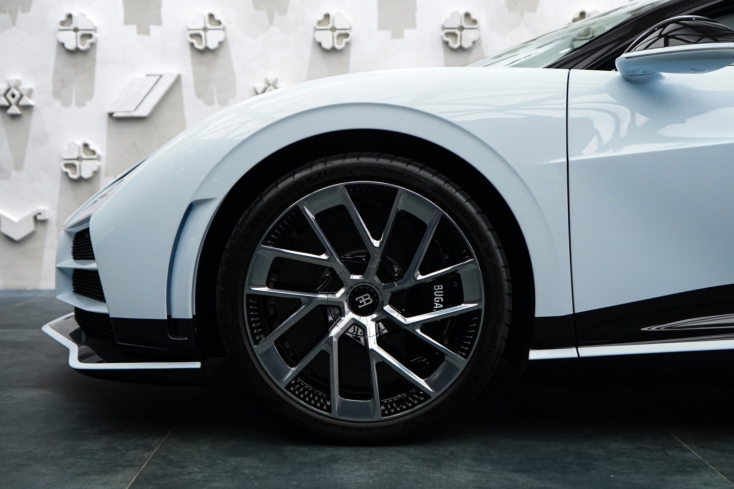 bugatti,  Centodieci,  Bugatti Centodieci,  sieu xe,  uae,  paris,  rm sotheby's,  dau gia,  hypercar anh 5