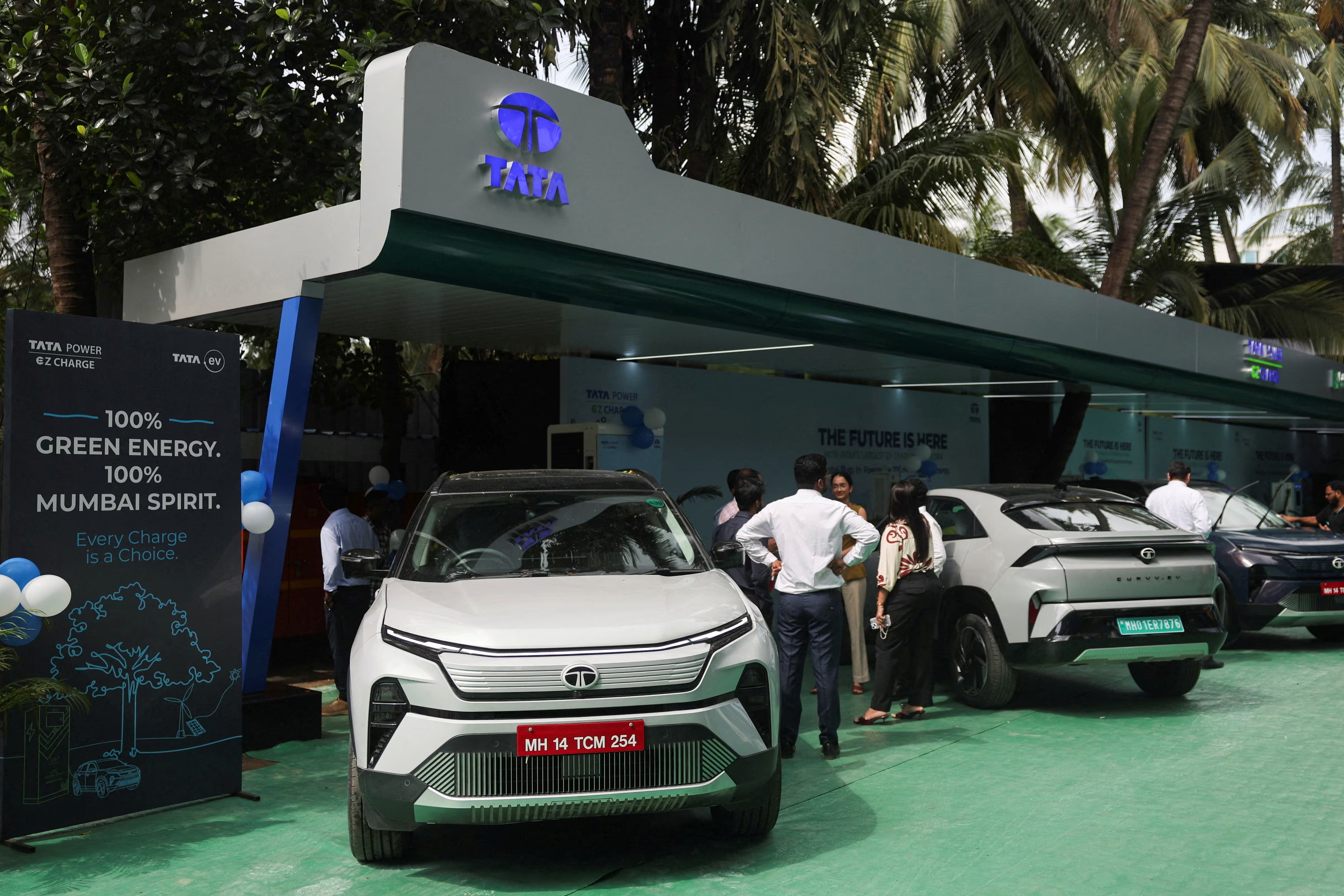 tata,  chery,  avinya,  xe dien,  ev,  bev,  phev,  erev,  trung quoc,  an do,  tesla,  toyota,  jaguar,  land rover anh 3