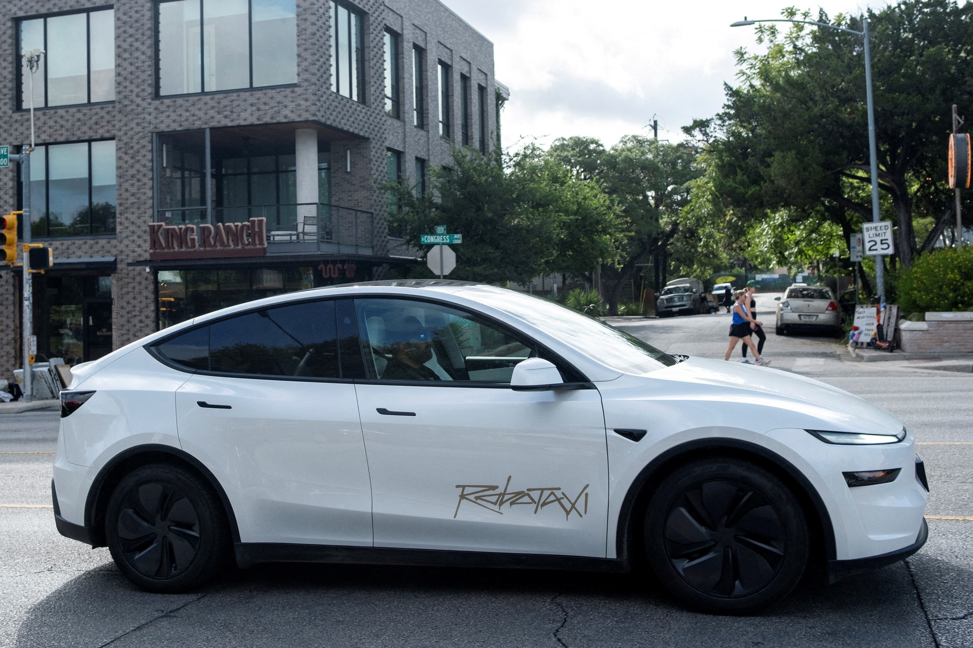 tesla,  robotaxi,  khong nguoi lai,  giam sat,  my,  texas,  austin anh 2