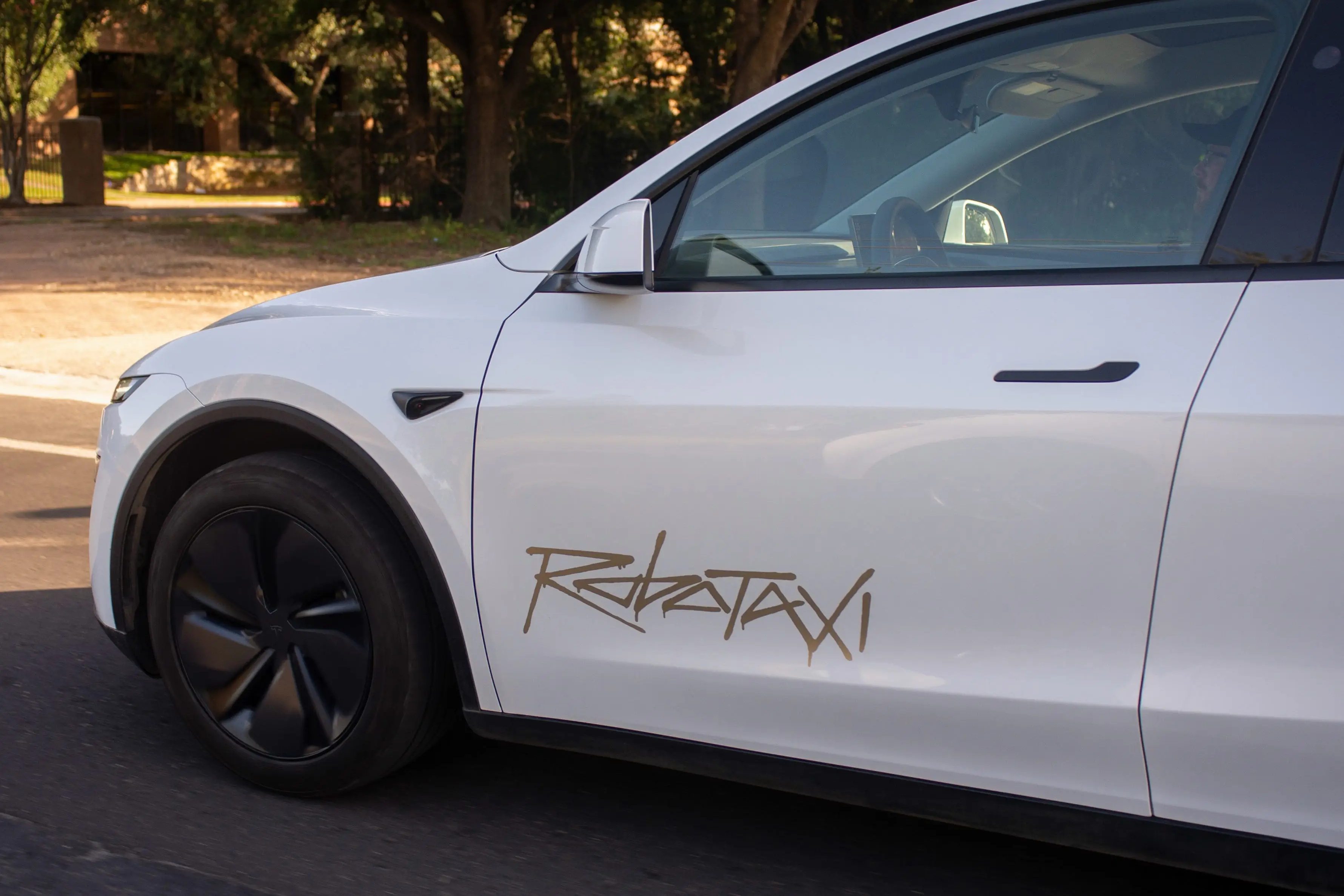 tesla,  robotaxi,  khong nguoi lai,  giam sat,  my,  texas,  austin anh 3