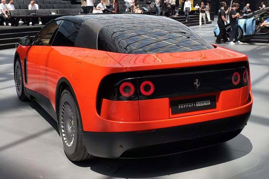 ferrari,  ferrari luce,  luce,  xe dien,  phat,  muc phat,  ro ri,  ra mat,  youtuber,  shmee150 anh 3