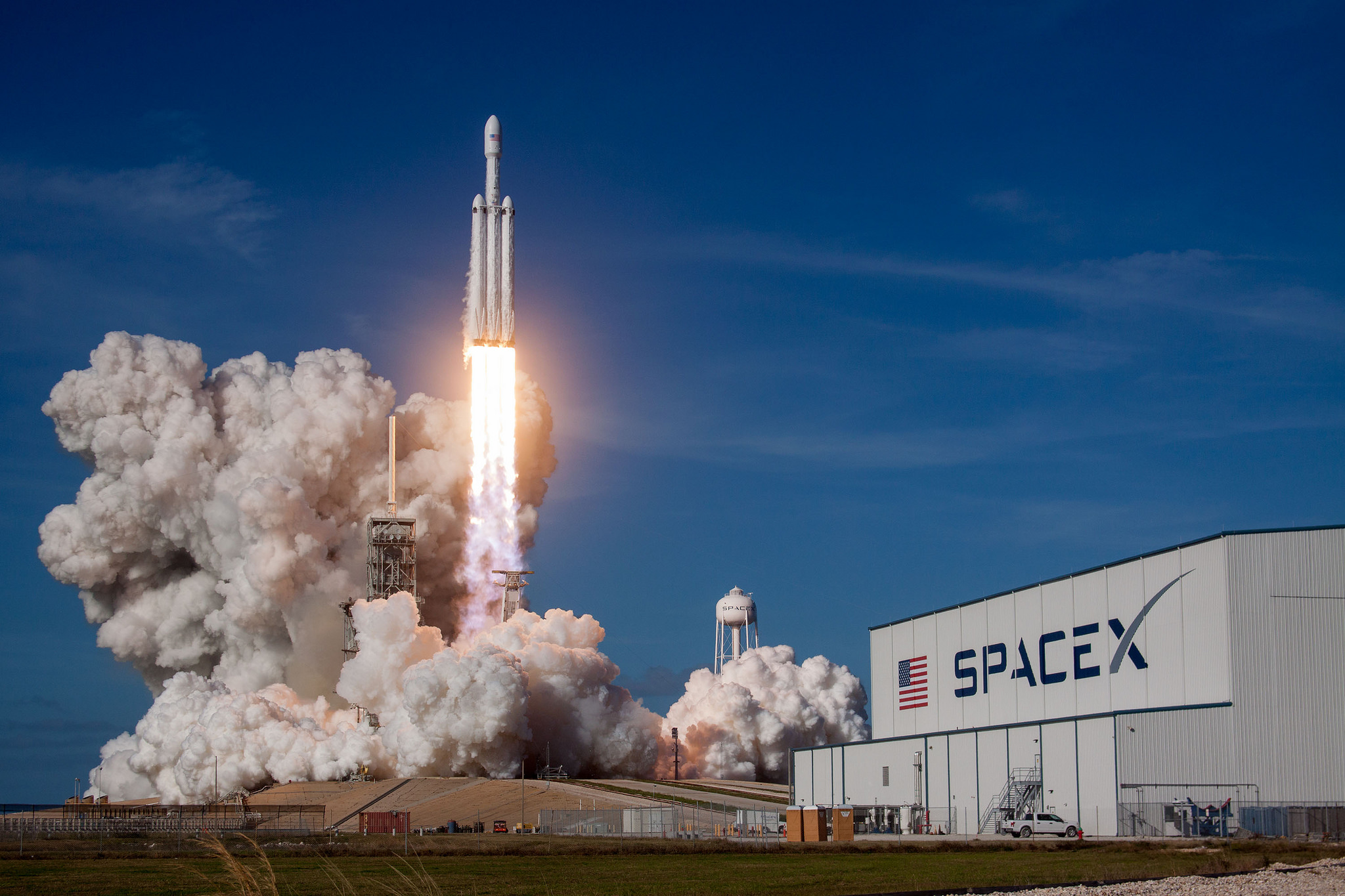 co phieu tesla,  tesla,  elon musk,  ty phu,  spacex,  robot,  robotaxi,  ai,  tri tue nhan tao,  J.P. Morgan,  co phieu,  chung khoan anh 3