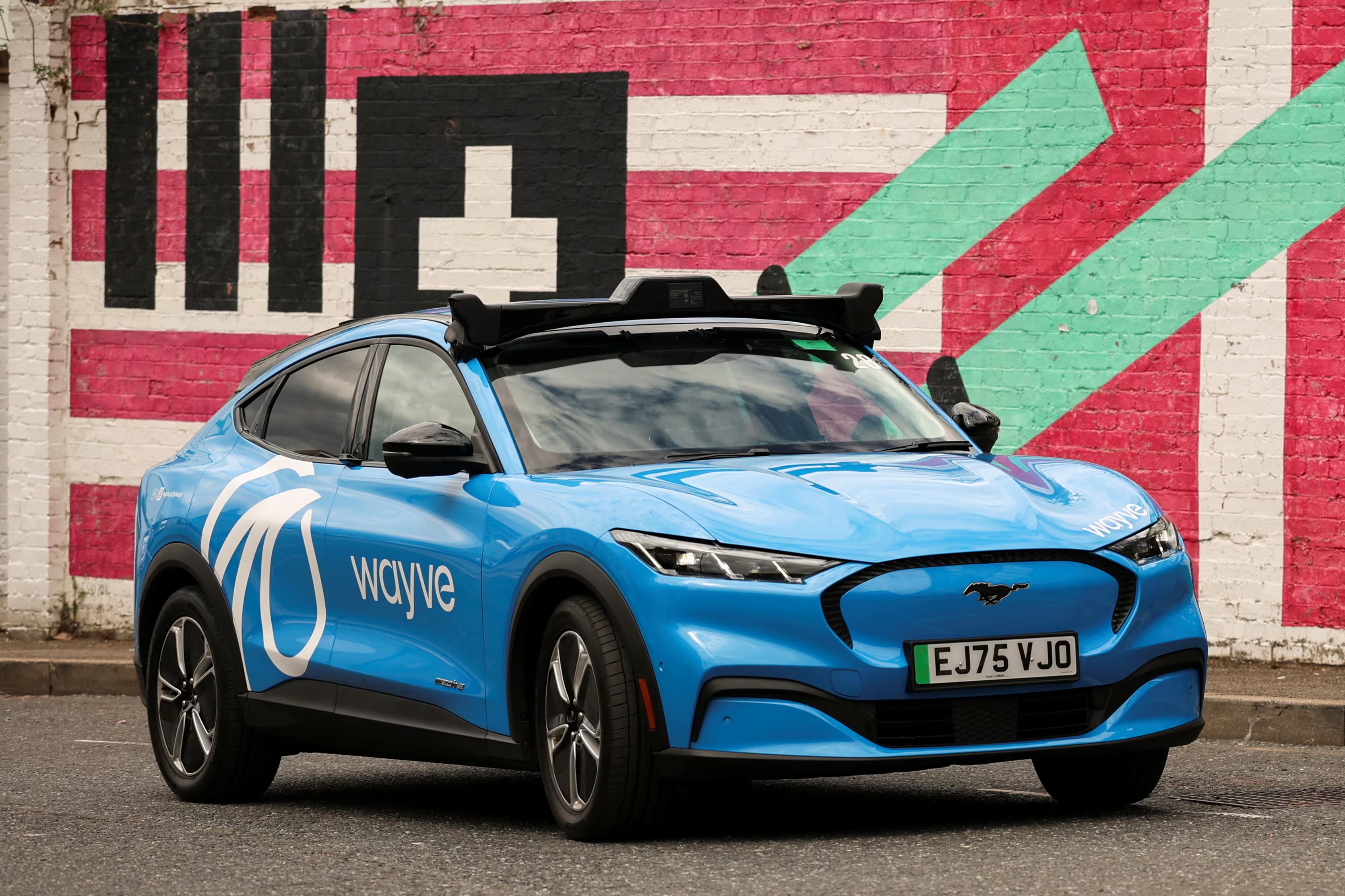 Uber sap trien khai dich vu robotaxi tai Anh hinh anh