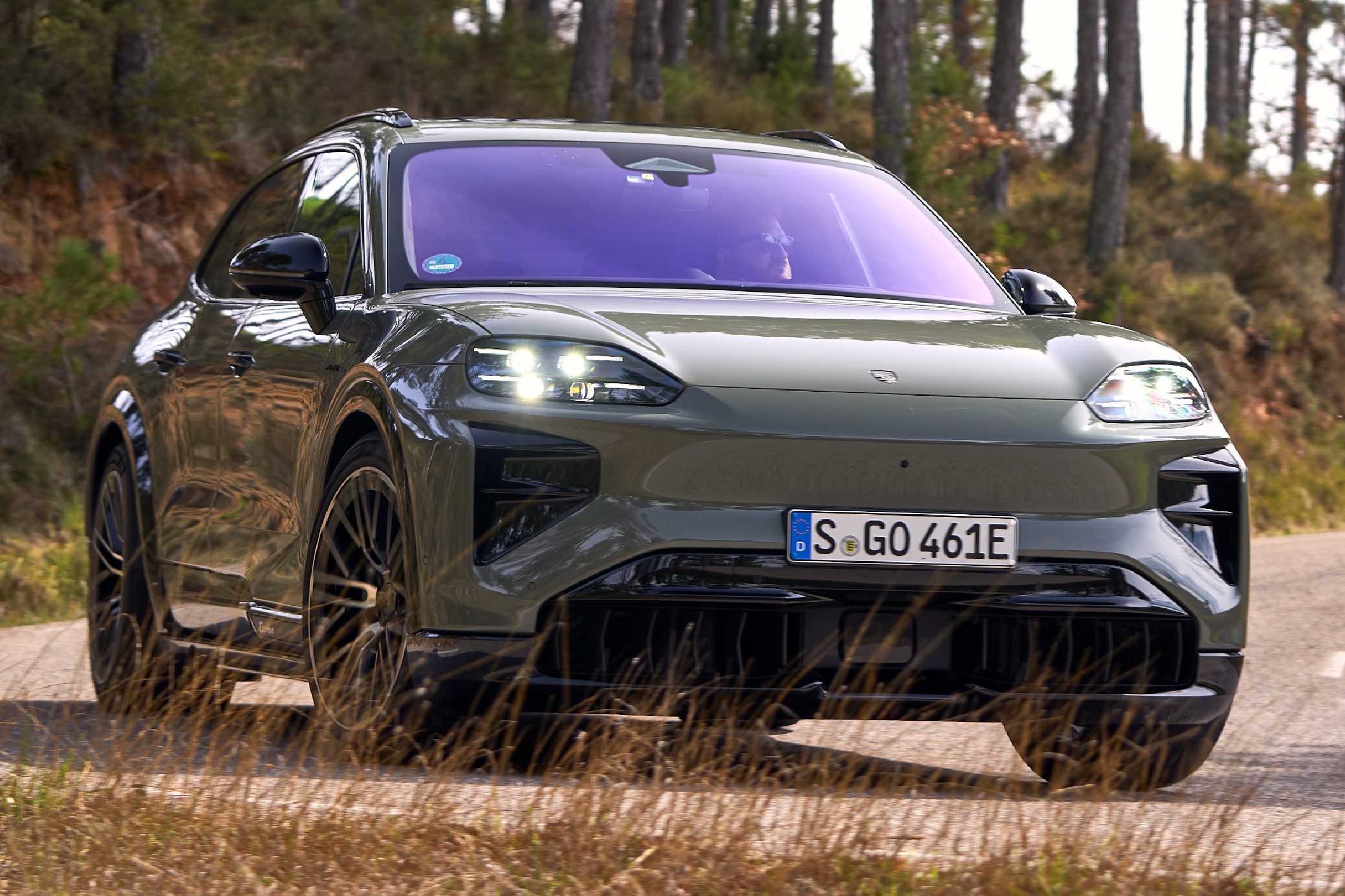 porsche 911,  porsche,  taycan,  macan,  cayenne,  macan electric,  cayenne electric,  xe dien,  thuan dien,  ev anh 3