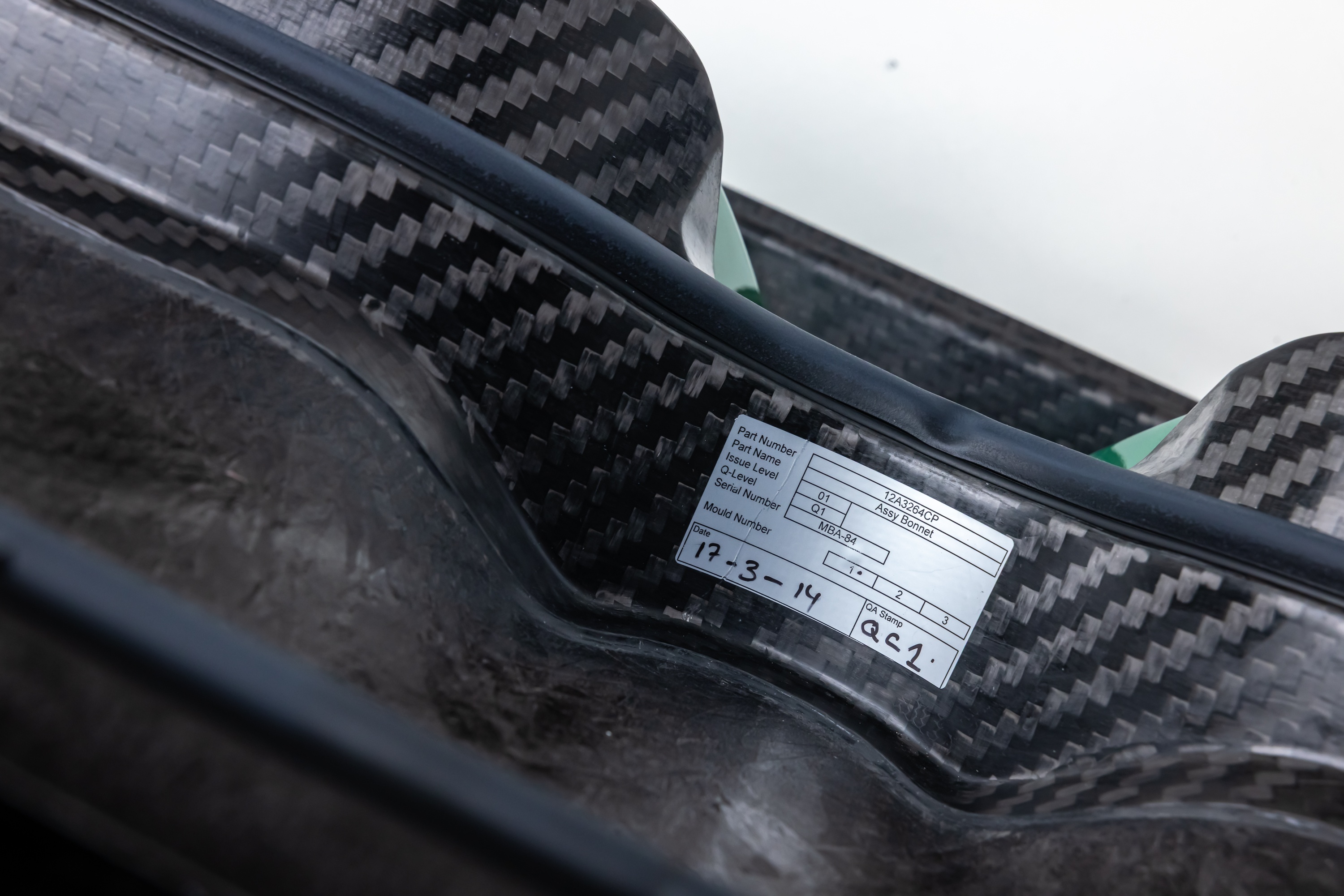 mclaren p1,  mclaren,  p1,  sieu xe,  Michael Fux,  soi carbon,  dau gia,  than vo anh 4