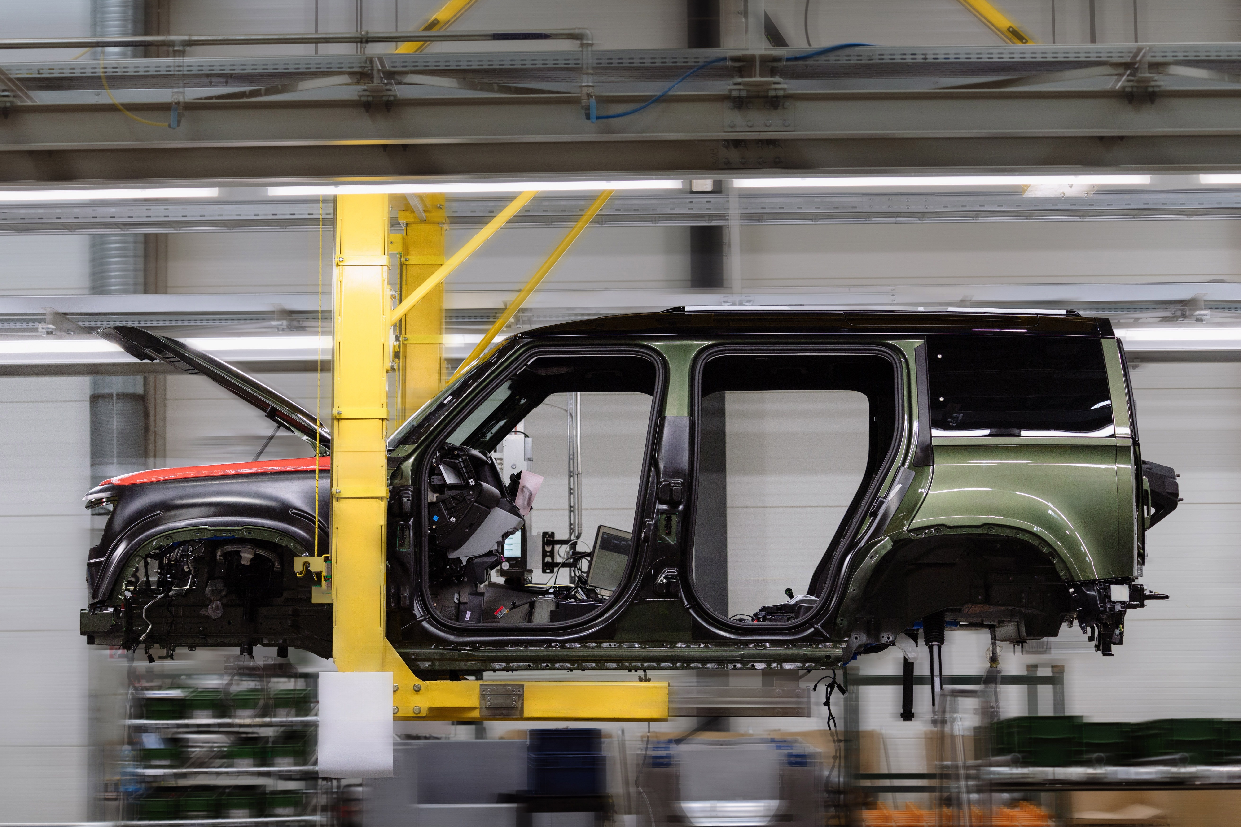 jaguar land rover,  jlr,  my,  trung quoc,  tata,  tata motors,  co phieu,  loi nhuan,  range rover,  defender,  discovery,  jaguar,  land rover anh 3