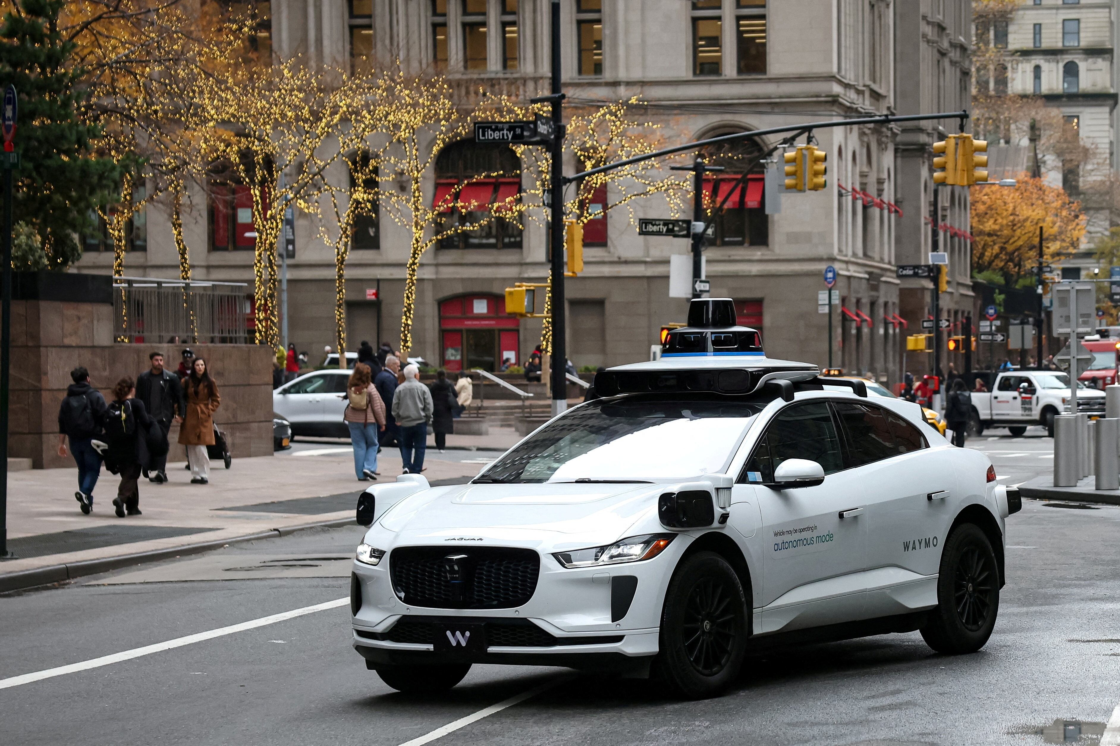 waymo,  robotaxi,  alphabet,  my,  trung quoc,  xe dien,  tu hanh,  tu dong anh 2