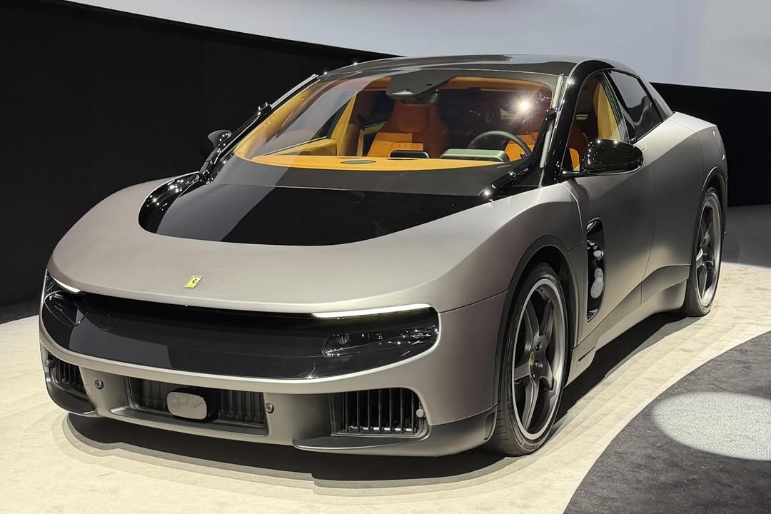 Sau man ra mat xe dien gay tranh cai, Ferrari 'tram tuong' marketing? hinh anh