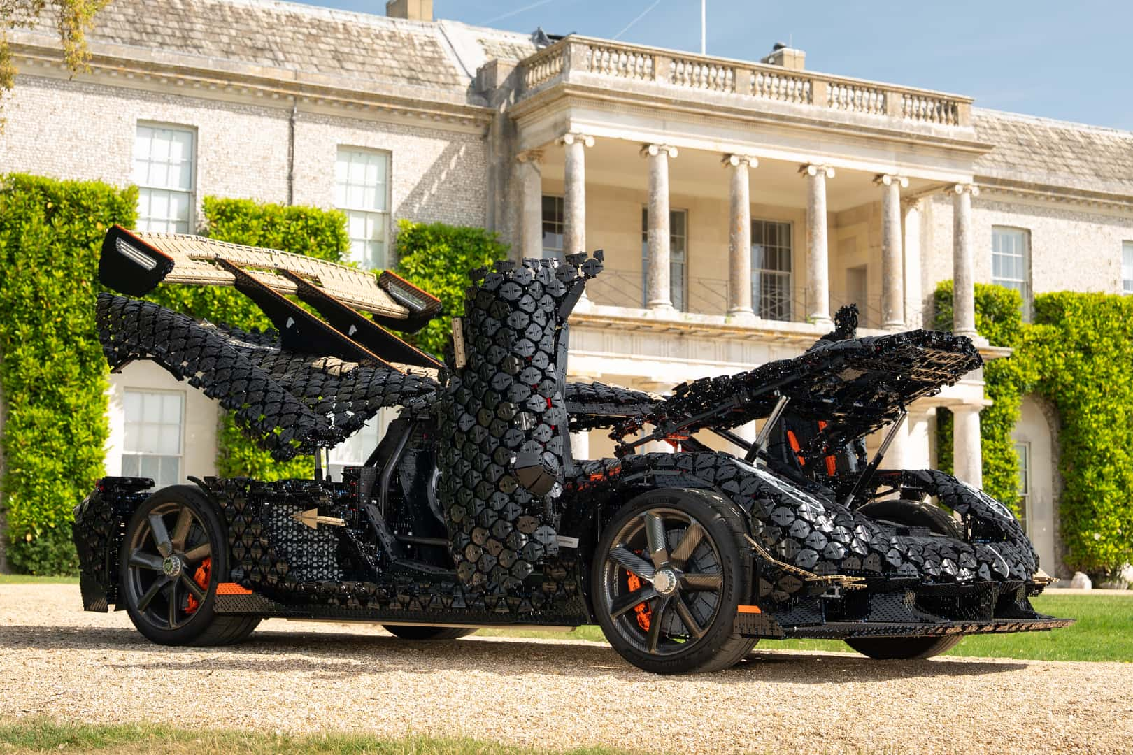 koenigsegg,  sieu xe,  hypercar,  ferrari,  ev,  xe dien,  xe xang,  Christian von Koenigsegg,  thuan dien anh 1