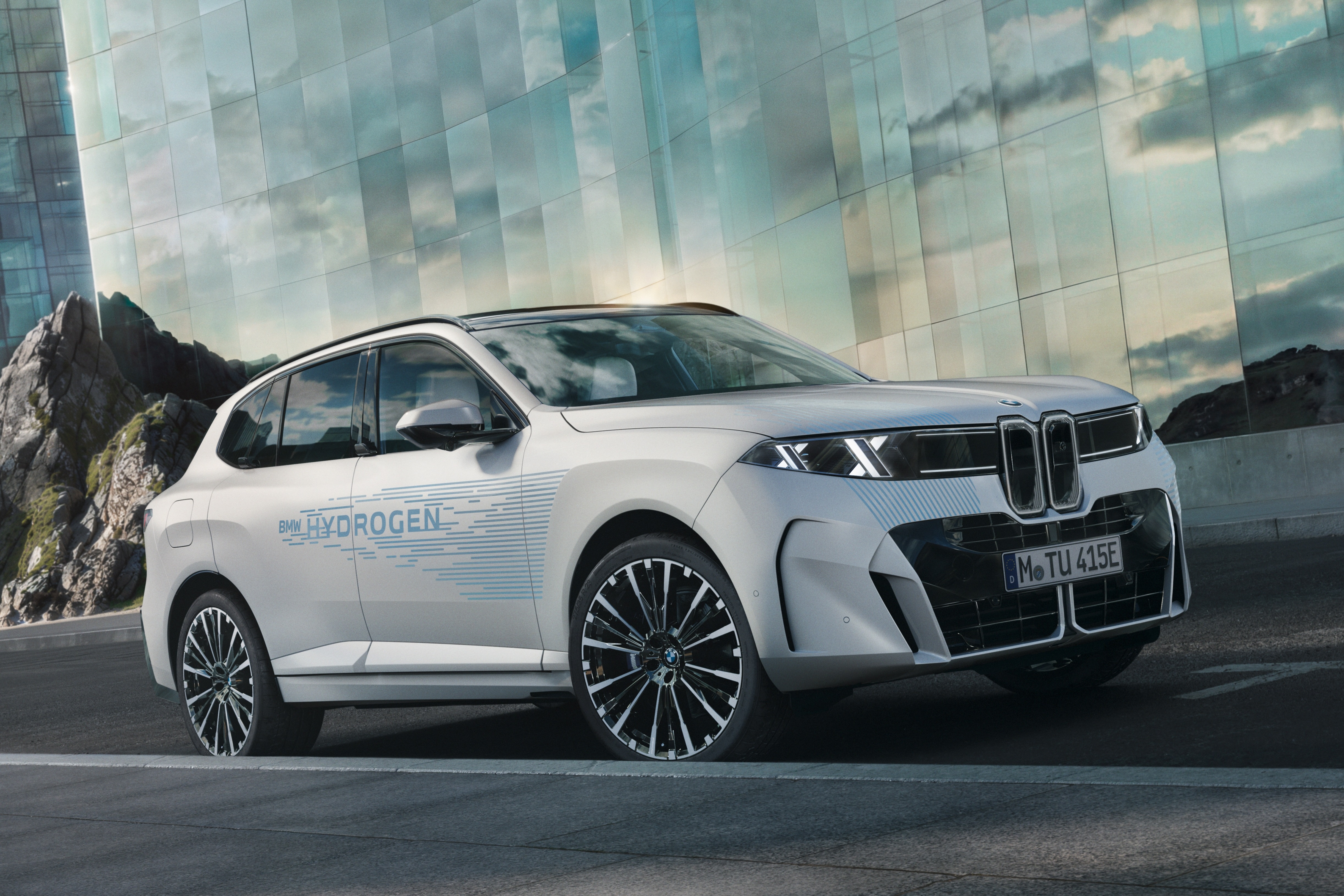 BMW iX5 Hydrogen co kha nang di chuyen toi da 750 km hinh anh