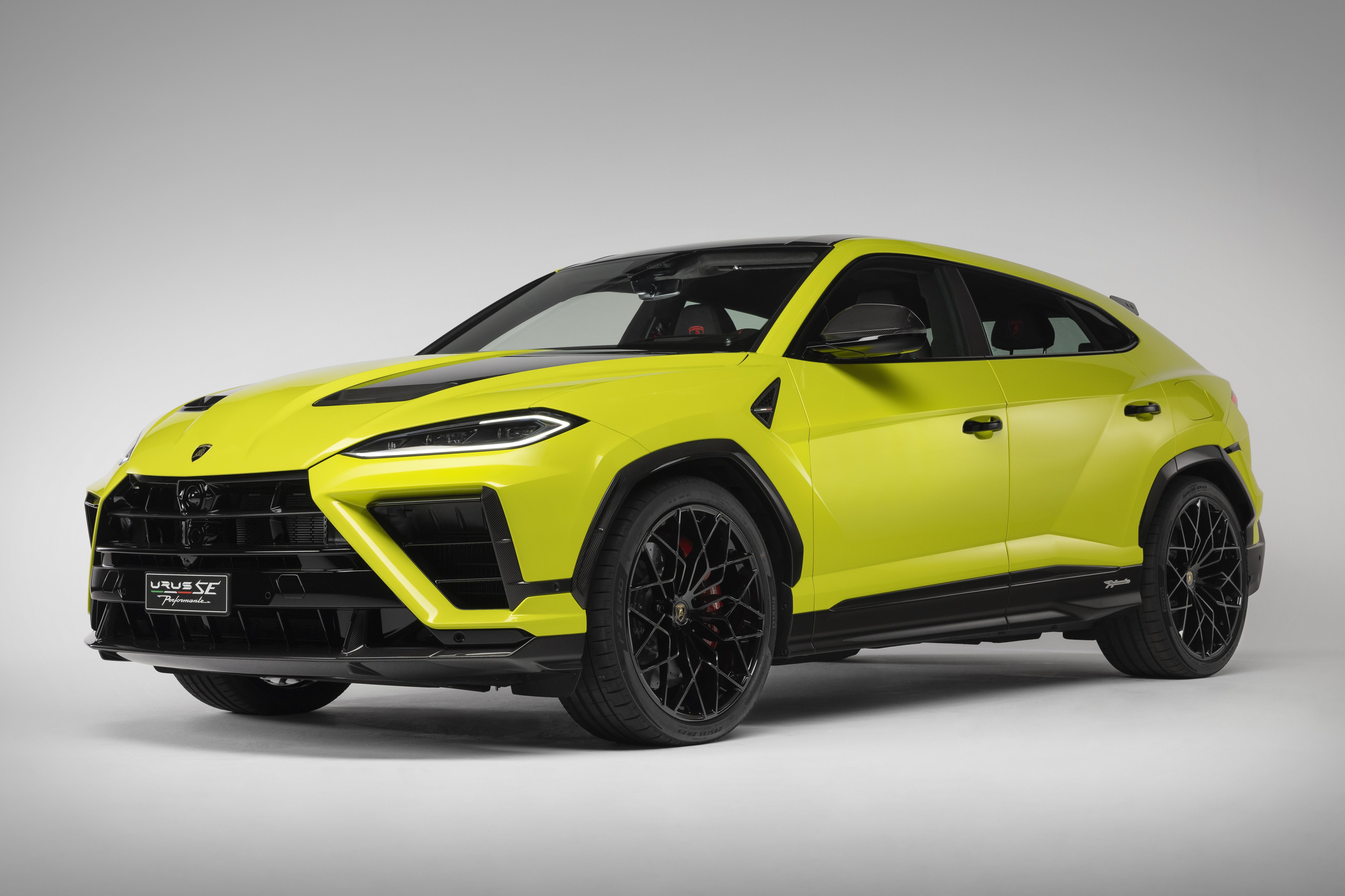 Sieu xe Lamborghini Urus SE Performante hoan toan moi manh 812 ma luc hinh anh