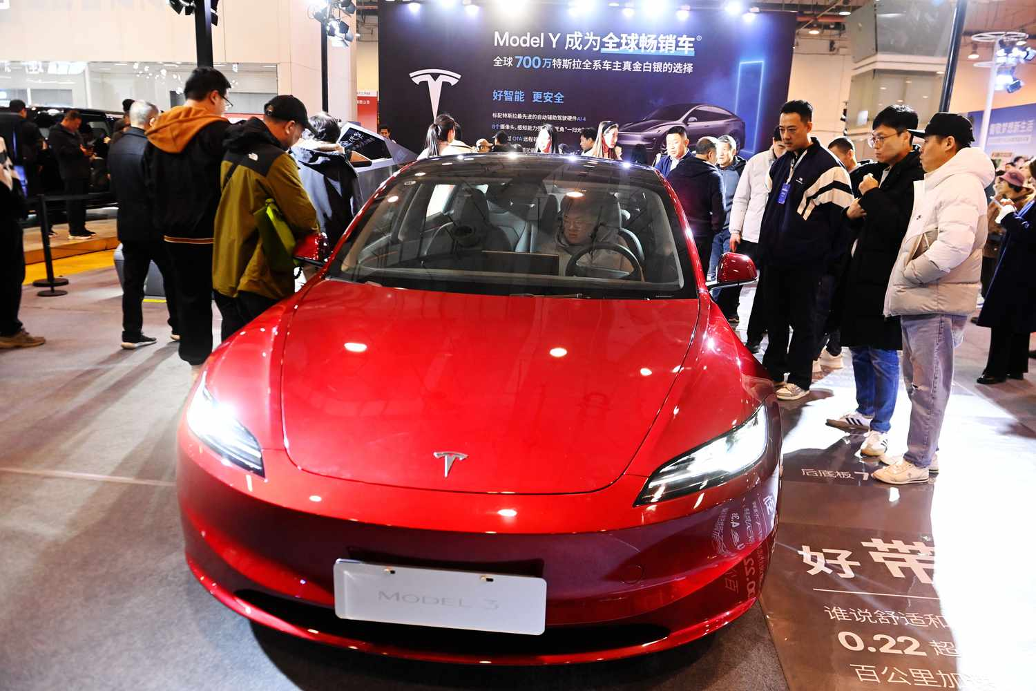 Doanh so xe dien Tesla lap rap tai Trung Quoc tang manh hinh anh