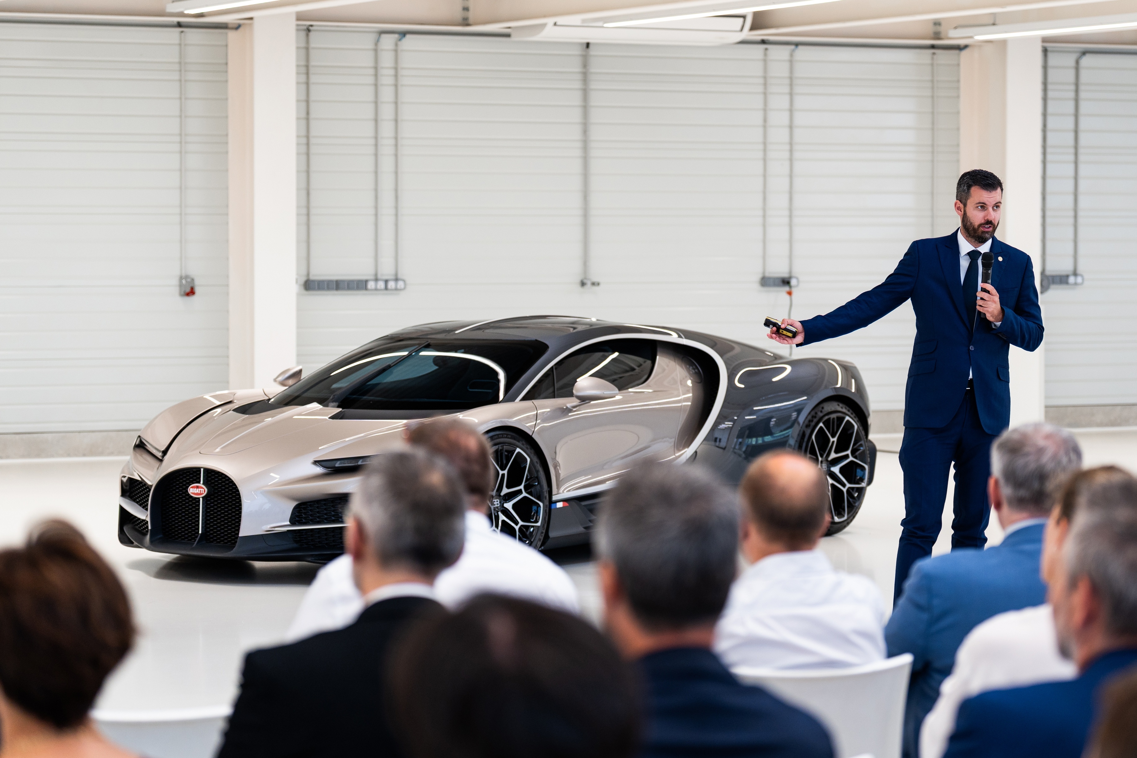 bugatti,  tourbillon,  bugatti tourbillon,  sieu xe,  phap,  La Manufacture,  aterlier anh 3
