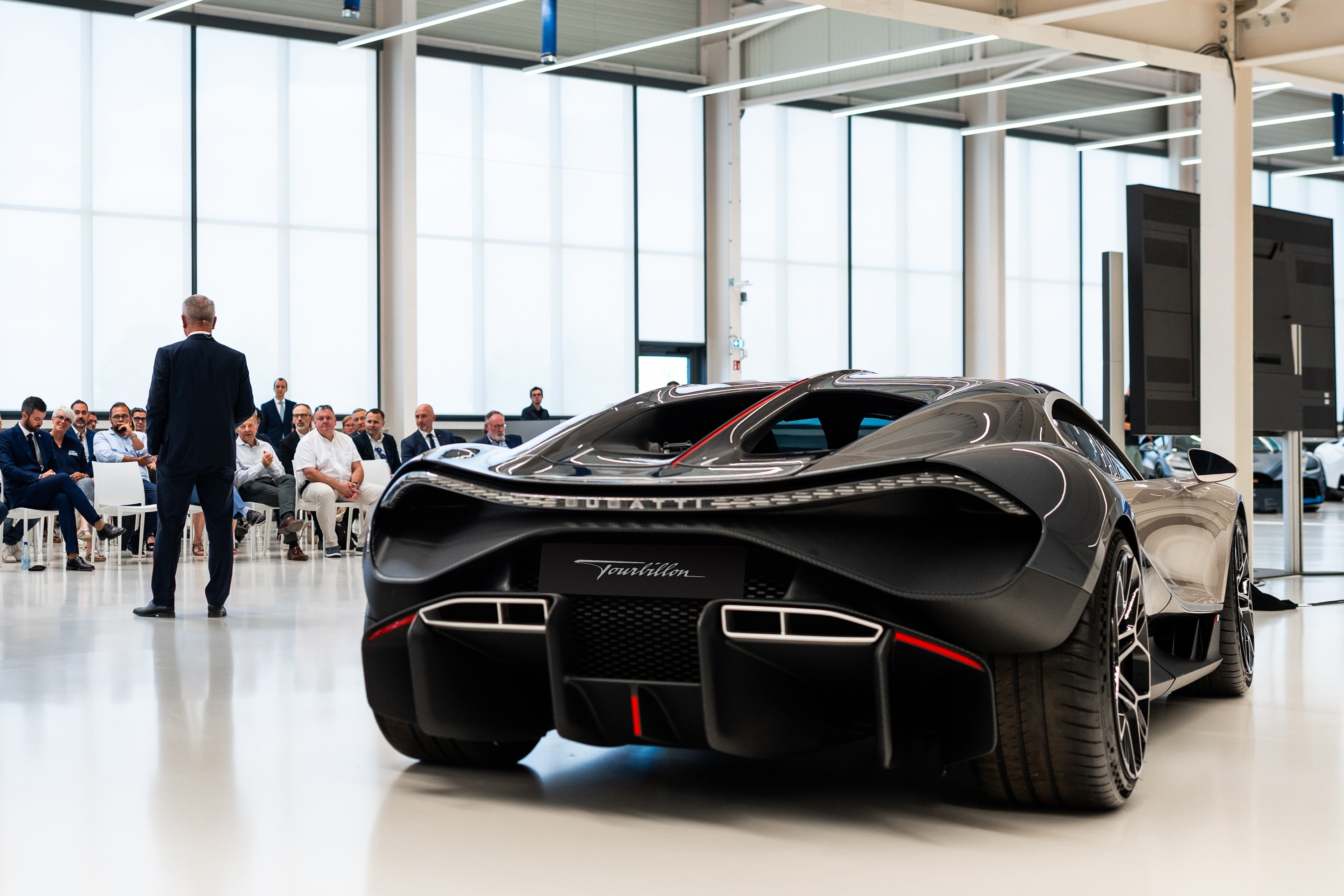 bugatti,  tourbillon,  bugatti tourbillon,  sieu xe,  phap,  La Manufacture,  aterlier anh 4
