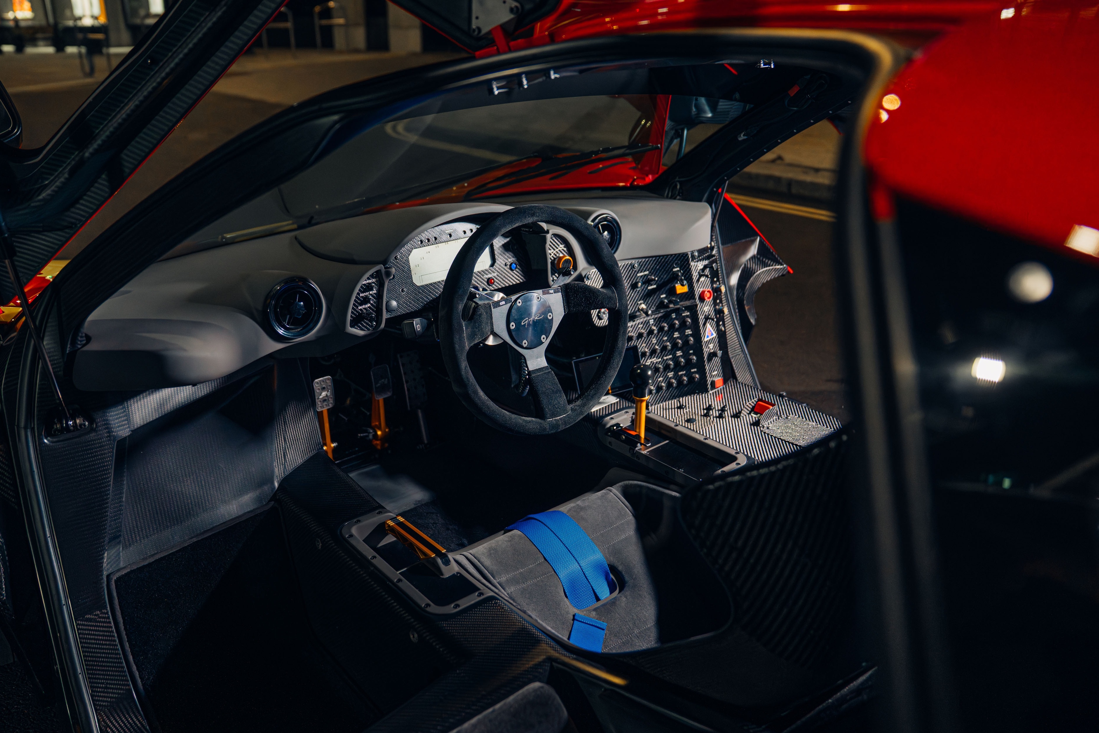 mclaren,  mclaren f1,  mclaren f1 gtr,  f1 gtr,  si&ecirc;u xe,  xe cổ,  nick mason,  đấu gi&aacute; ảnh 8
