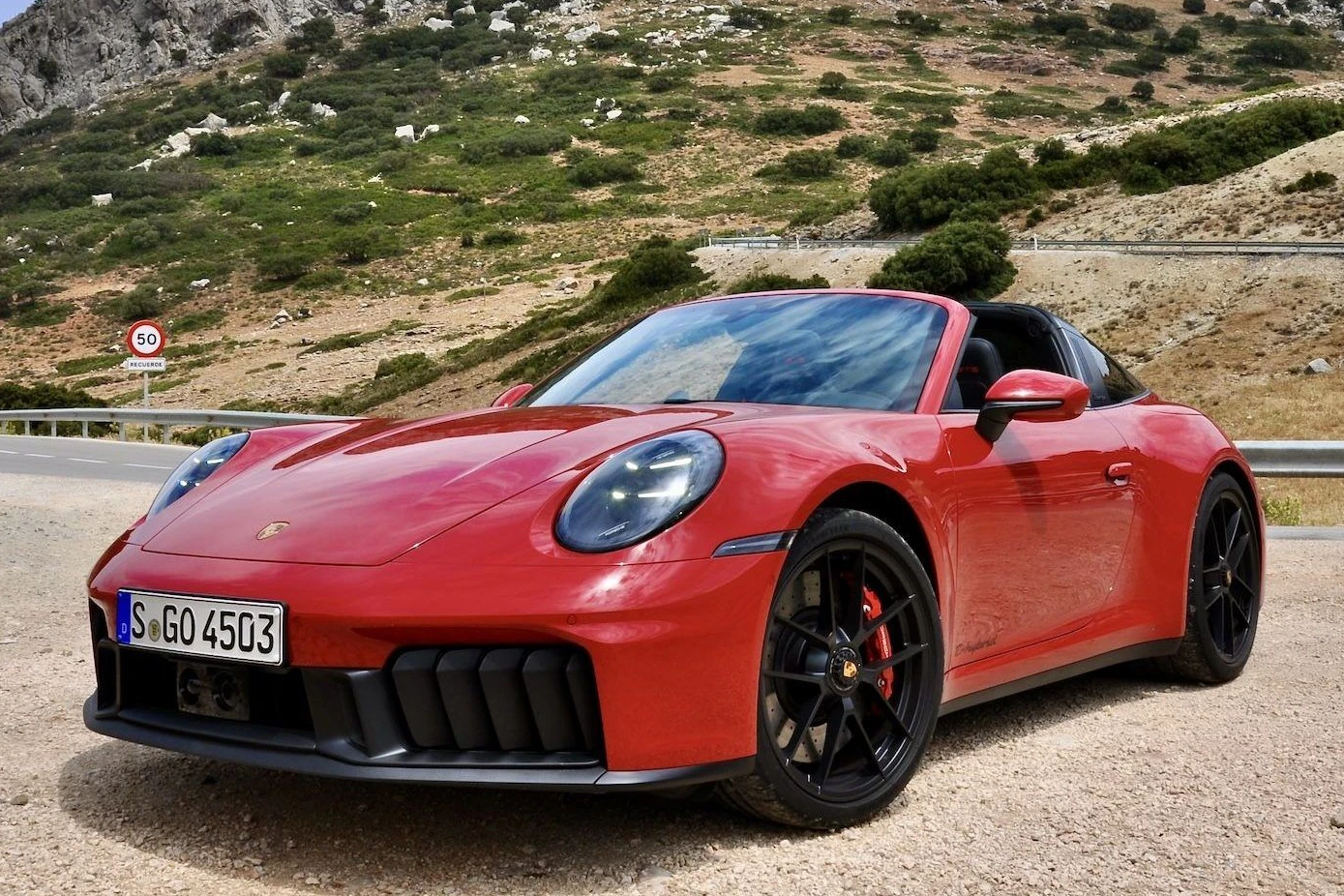 Doanh số Porsche toàn cầu giảm mạnh 16% trong nửa đầu năm 2026