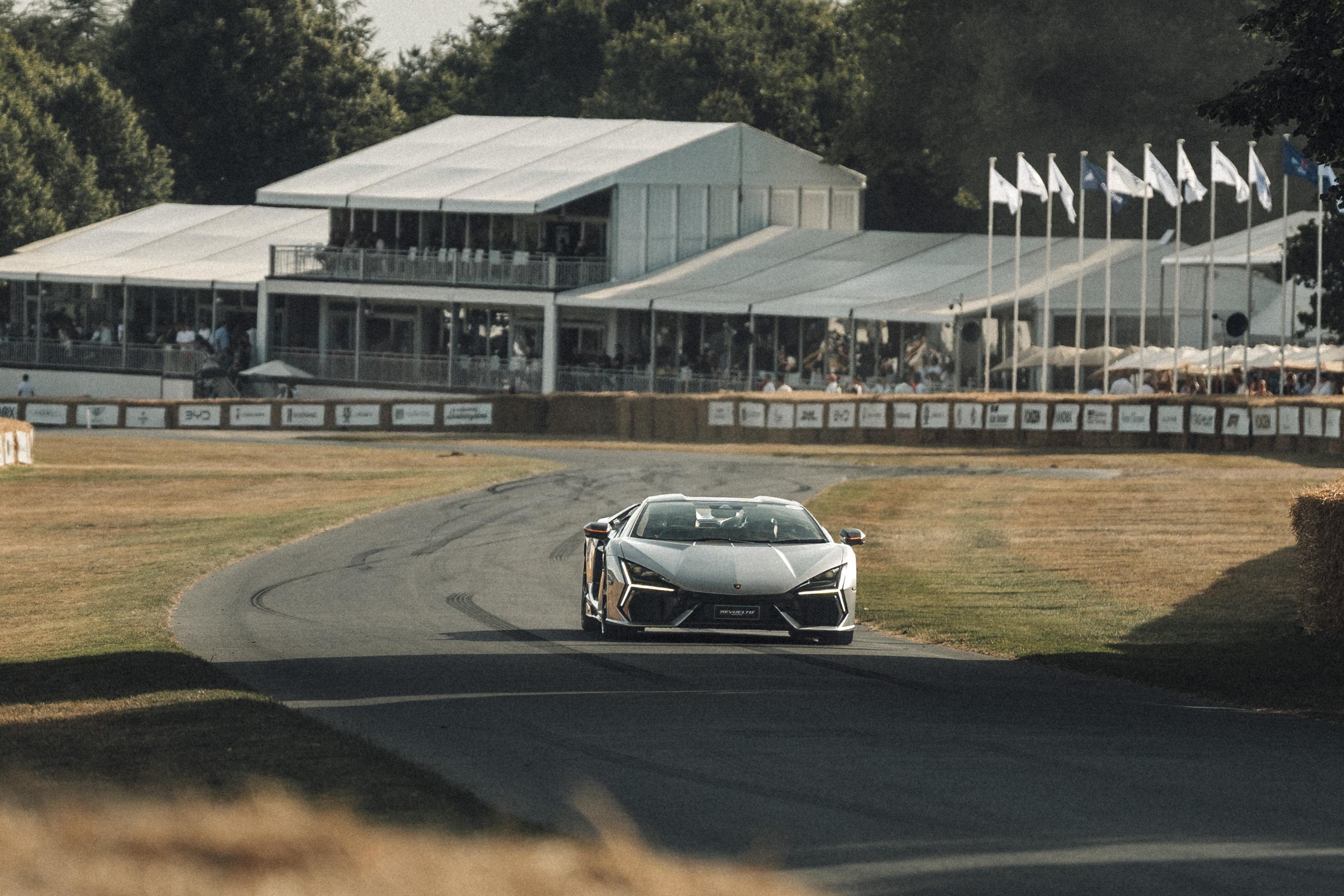 lamborghini urus se performante,  lamborghini,  si&ecirc;u xe,  urus,  urus se,  urus se performante,  lamborghini urus,  suv,  hybrid,  v8,  v12,  Goodwood Festival of Speed ảnh 13