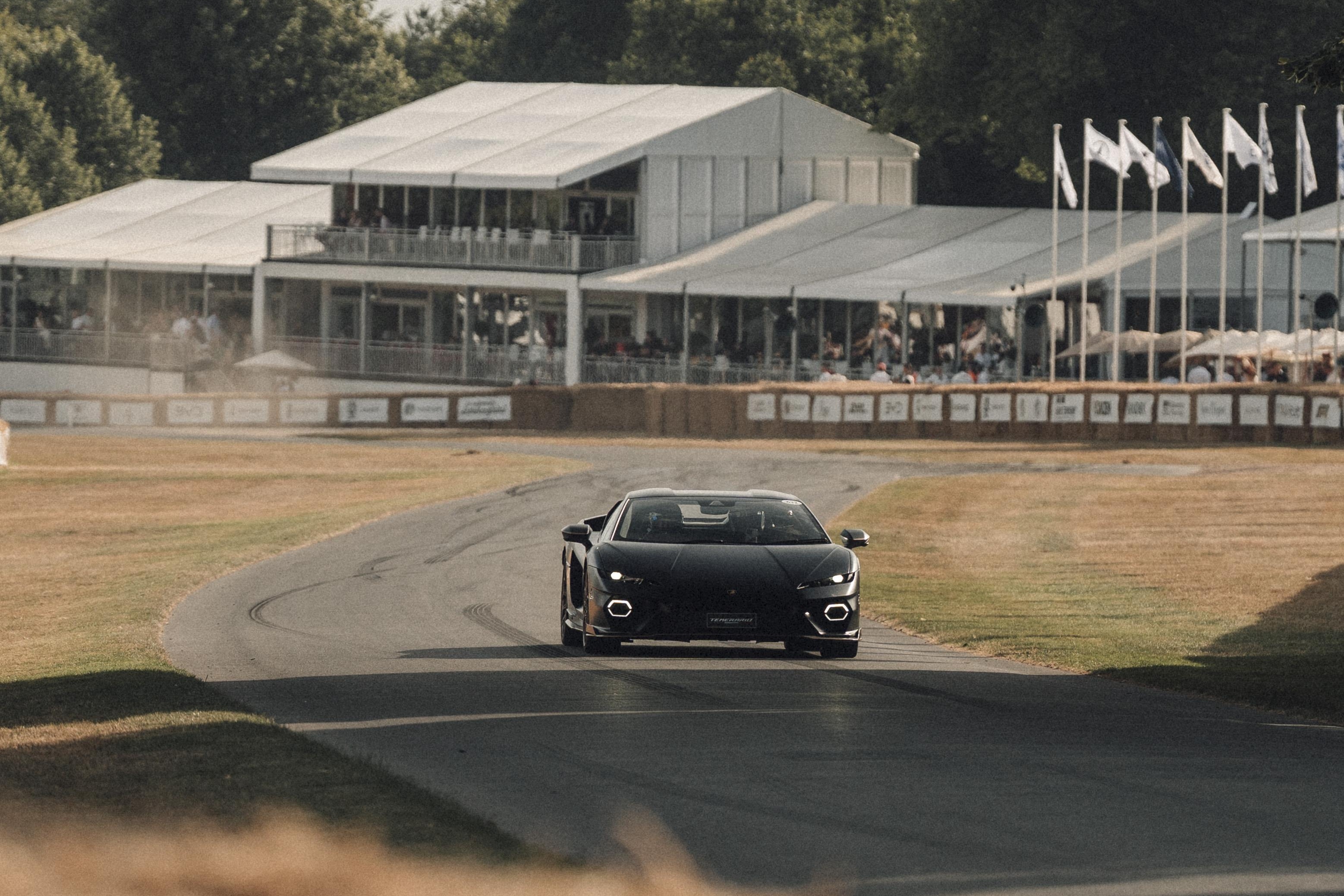 lamborghini urus se performante,  lamborghini,  si&ecirc;u xe,  urus,  urus se,  urus se performante,  lamborghini urus,  suv,  hybrid,  v8,  v12,  Goodwood Festival of Speed ảnh 15