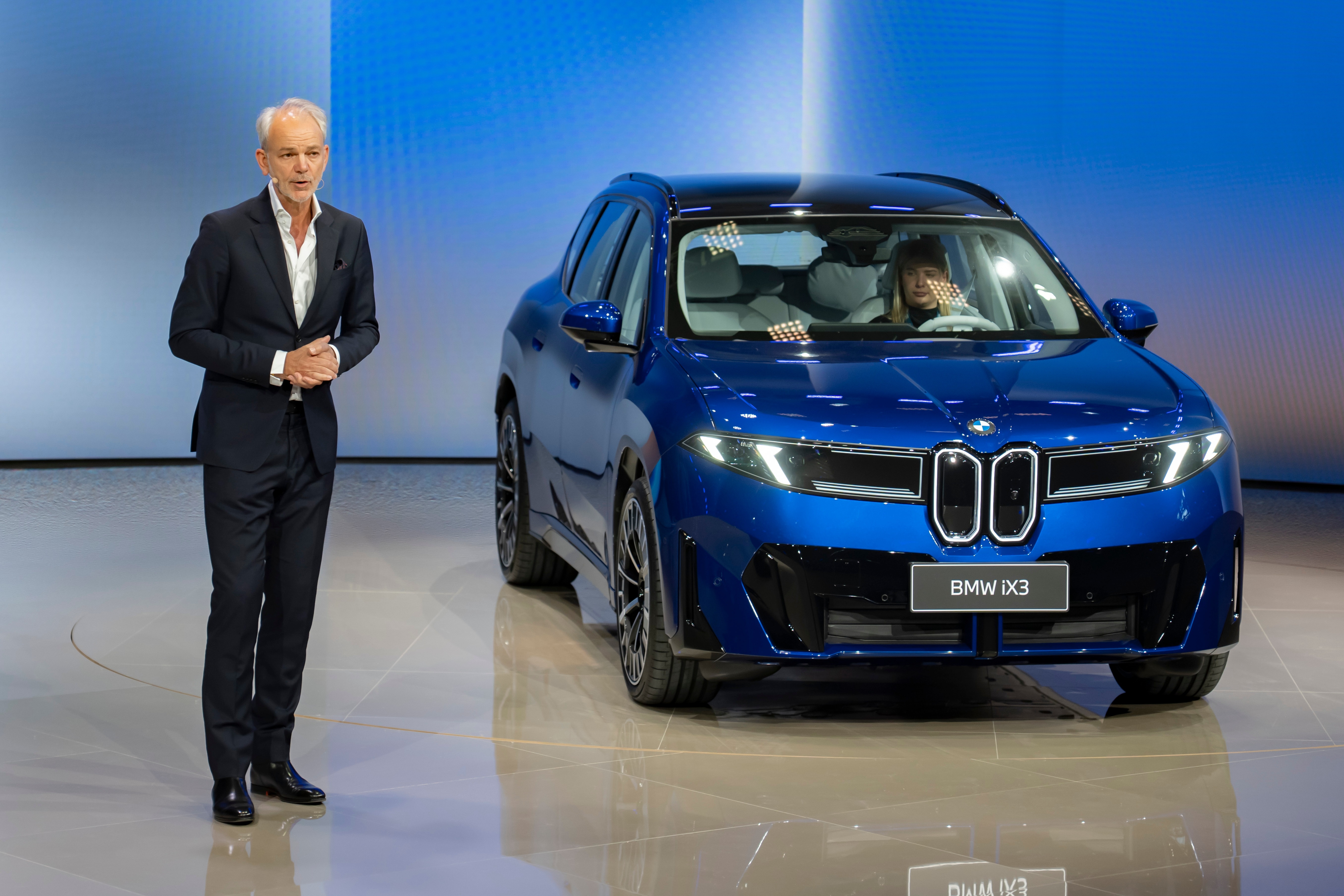 BMW chật vật trong cuộc đua xe điện tại Trung Quốc