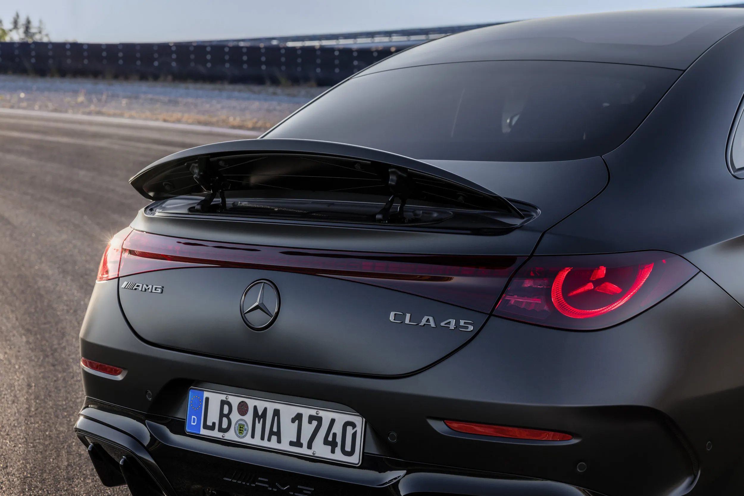 mercedes,  amg,  mercedes-benz,  mercedes-amg,  cla,  cla 45,  xe điện,  ev,  đức,  AI,  ChatGPT,  Microsoft Bing,  Google Gemini ảnh 6