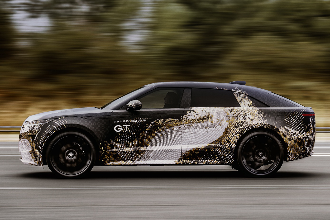 Land Rover phá lệ, không chỉ sản xuất SUV