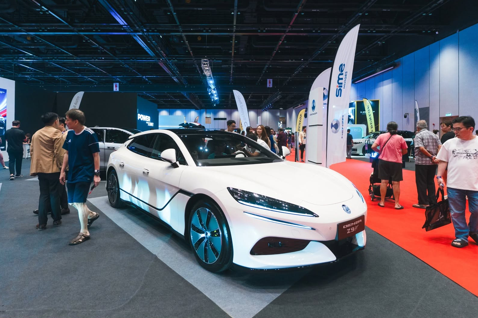 malaysia,  byd,  denza,  denza z9gt,  z9gt,  xe điện,  tesla,  bmw,  mercedes-benz,  trung quốc,  ev ảnh 3