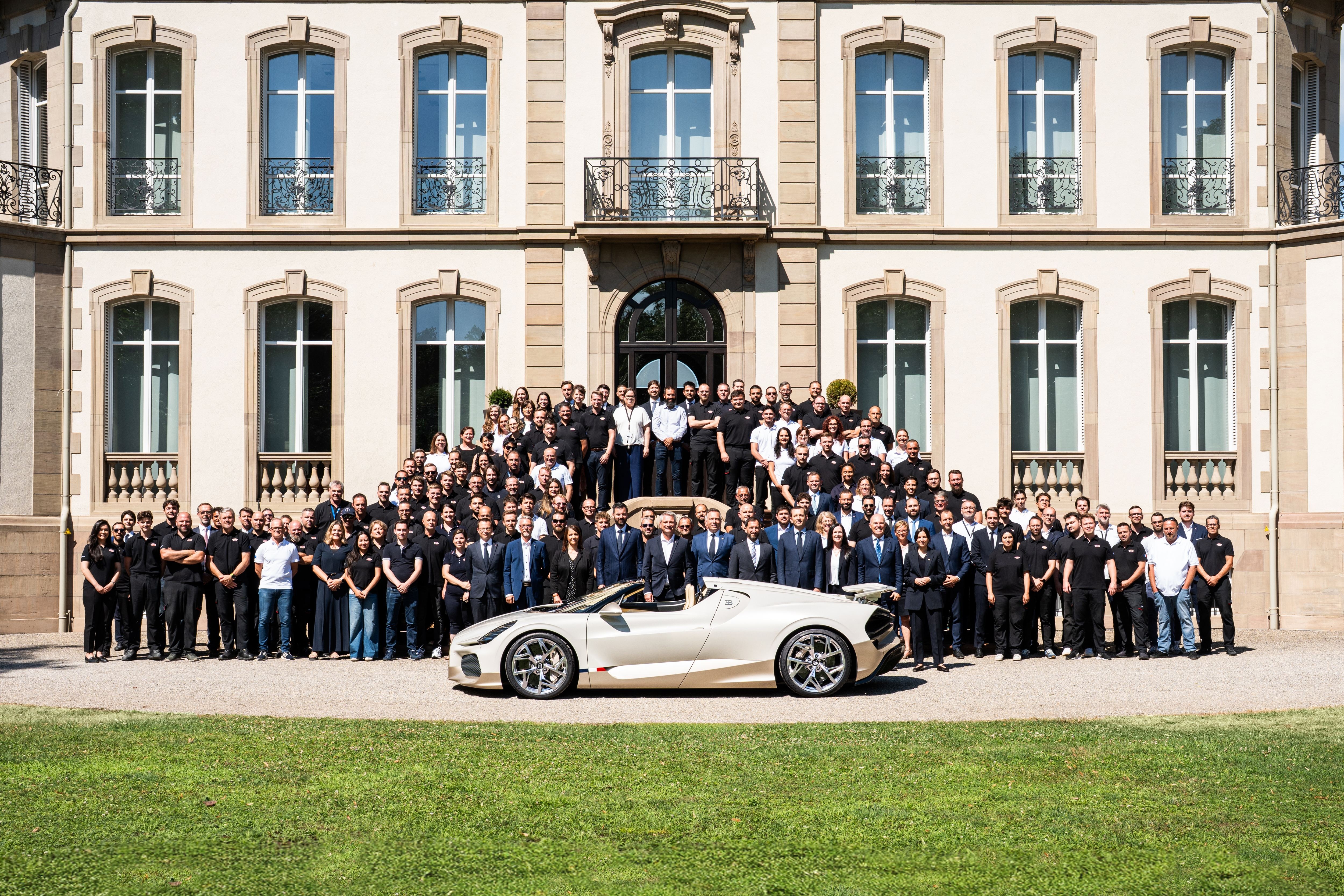 bugatti,  w16,  bugatti w16 mistral,  w16 mistral,  si&ecirc;u xe,  hypercar,  ph&aacute;p,  trung đ&ocirc;ng,  saudi arabia,  tourbillon,  bugatti tourbillon ảnh 10