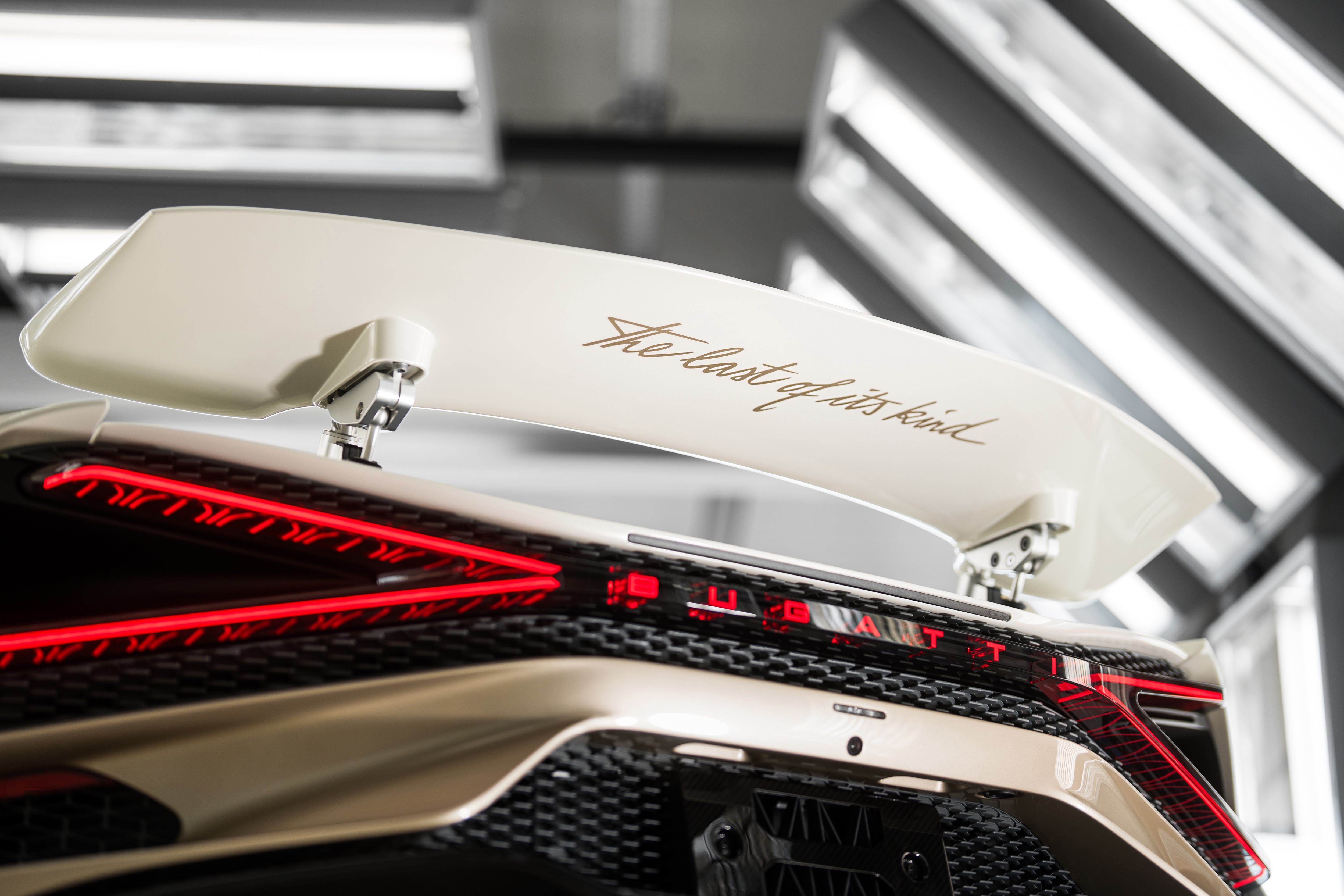 bugatti,  w16,  bugatti w16 mistral,  w16 mistral,  si&ecirc;u xe,  hypercar,  ph&aacute;p,  trung đ&ocirc;ng,  saudi arabia,  tourbillon,  bugatti tourbillon ảnh 3