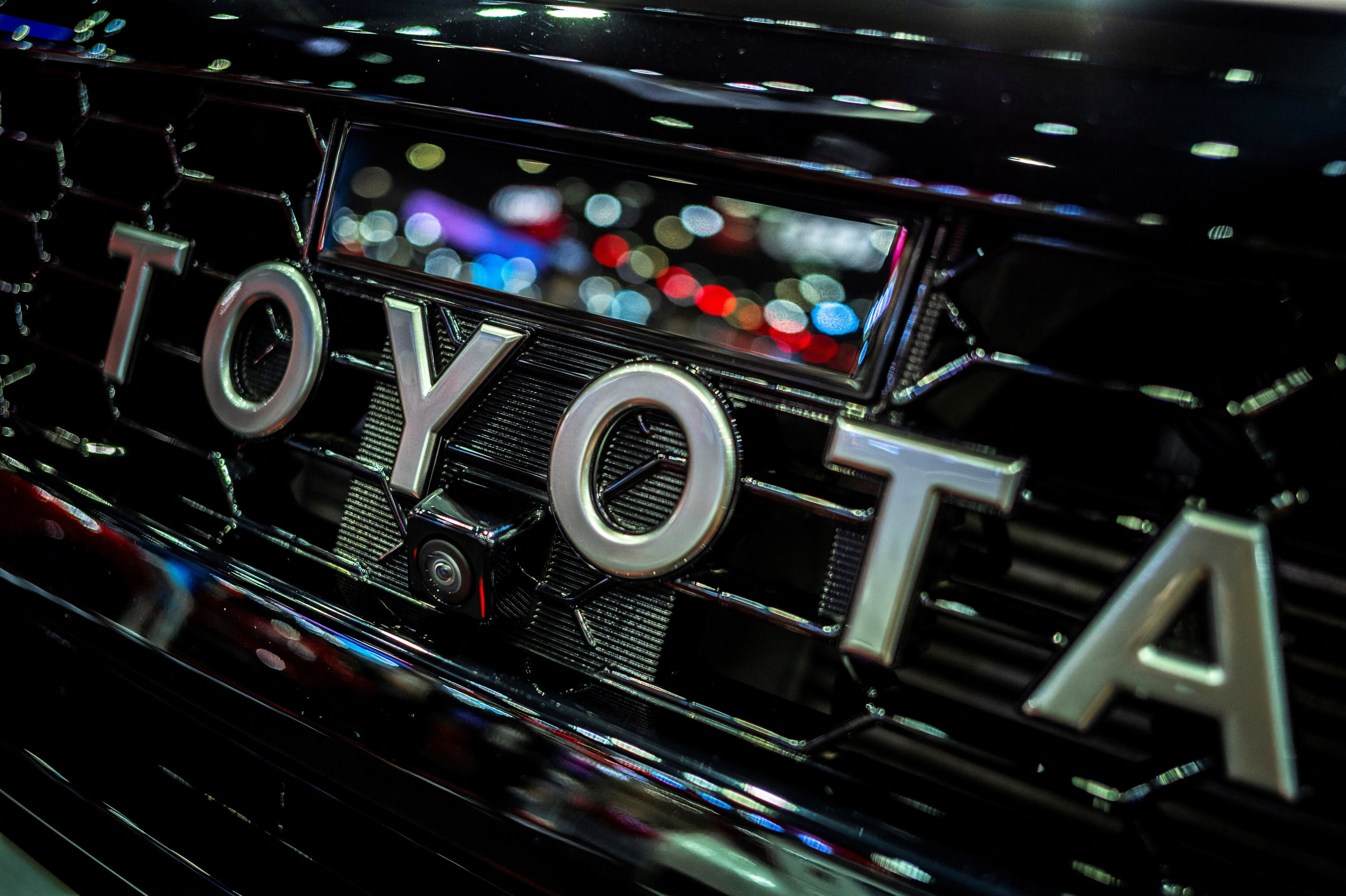 Toyota mất ngôi vị công ty giá trị nhất Nhật Bản vào tay SoftBank