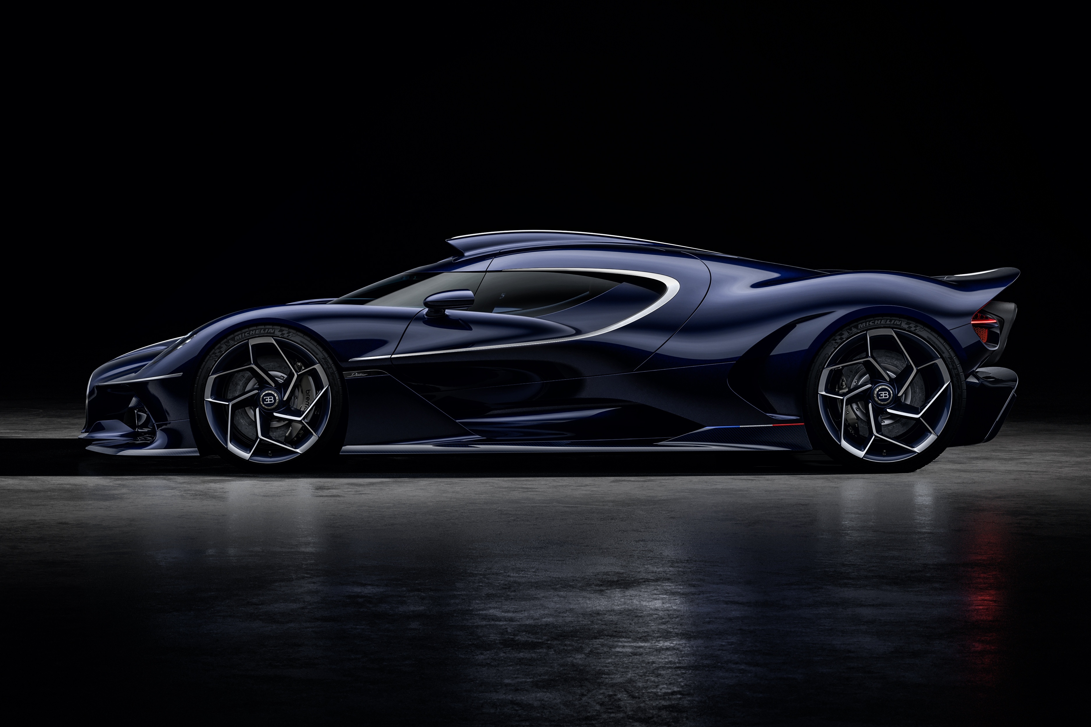 bugatti,  destrier,  bugatti destrier,  si&ecirc;u xe,  hypercar,  bolide,  bugatti bolide,  mỹ,  bugatti greenwich,  Monterey Car Week,  ph&aacute;p ảnh 4
