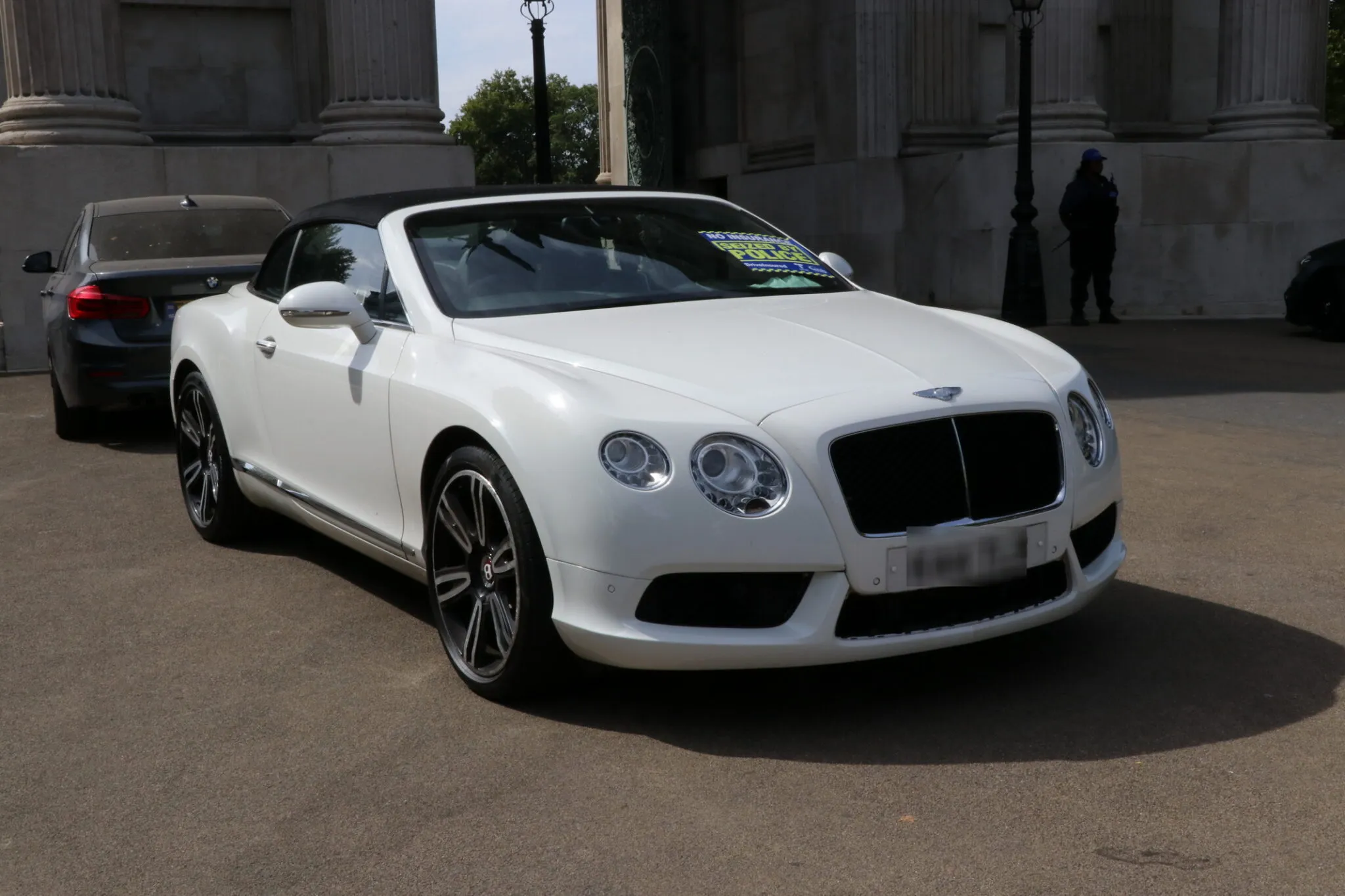cảnh s&aacute;t,  si&ecirc;u xe,  tịch thu,  anh,  london,  cảnh s&aacute;t anh,  ferrari,  lamborghini,  porsche,  toyota,  rolls-royce,  mclaren,  bmw,  mercedes,  mercedes-benz,  land rover,  trung đ&ocirc;ng ảnh 13