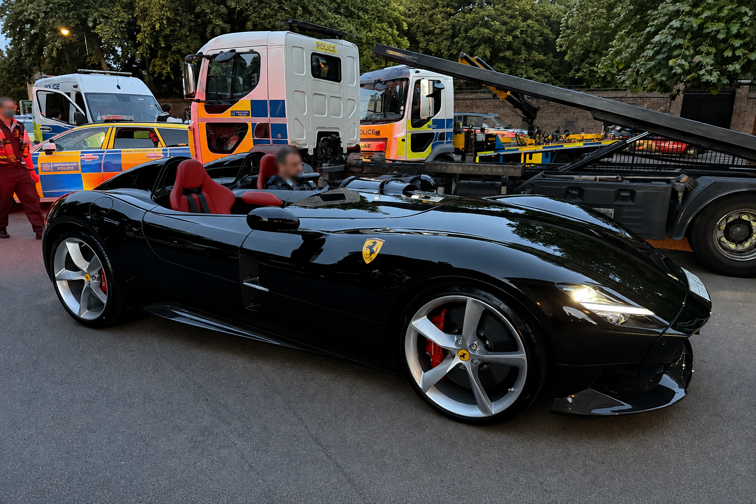 cảnh s&aacute;t,  si&ecirc;u xe,  tịch thu,  anh,  london,  cảnh s&aacute;t anh,  ferrari,  lamborghini,  porsche,  toyota,  rolls-royce,  mclaren,  bmw,  mercedes,  mercedes-benz,  land rover,  trung đ&ocirc;ng ảnh 6