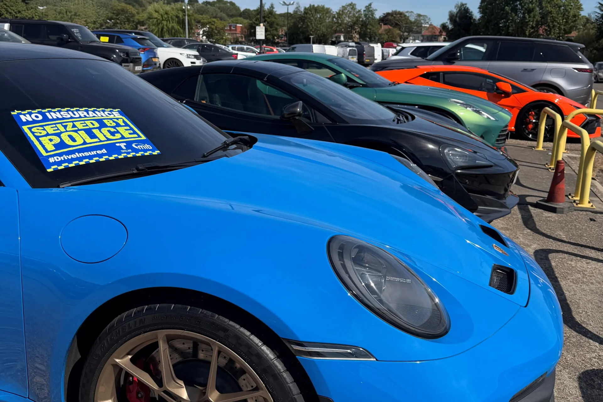 cảnh s&aacute;t,  si&ecirc;u xe,  tịch thu,  anh,  london,  cảnh s&aacute;t anh,  ferrari,  lamborghini,  porsche,  toyota,  rolls-royce,  mclaren,  bmw,  mercedes,  mercedes-benz,  land rover,  trung đ&ocirc;ng ảnh 22