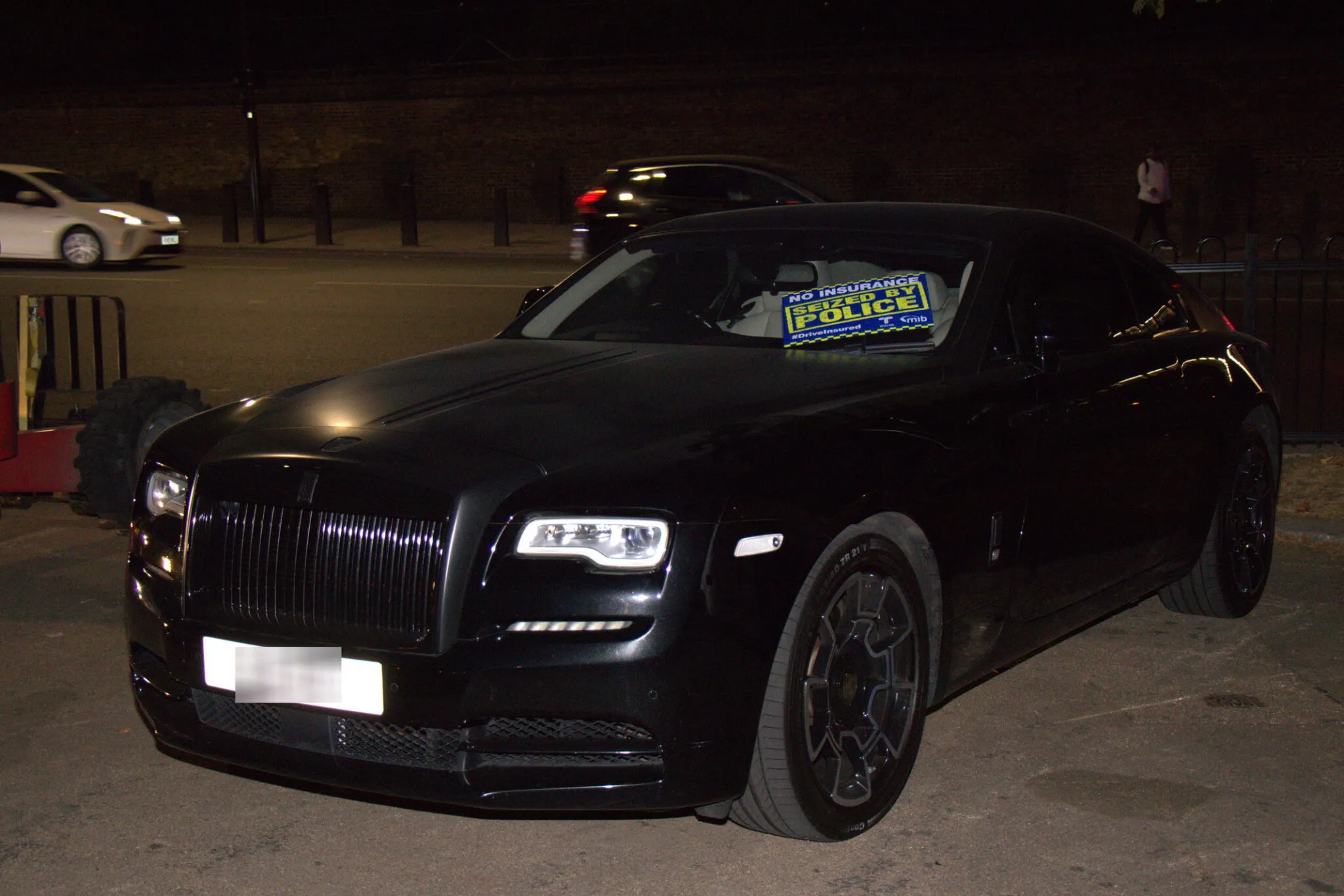 cảnh s&aacute;t,  si&ecirc;u xe,  tịch thu,  anh,  london,  cảnh s&aacute;t anh,  ferrari,  lamborghini,  porsche,  toyota,  rolls-royce,  mclaren,  bmw,  mercedes,  mercedes-benz,  land rover,  trung đ&ocirc;ng ảnh 12