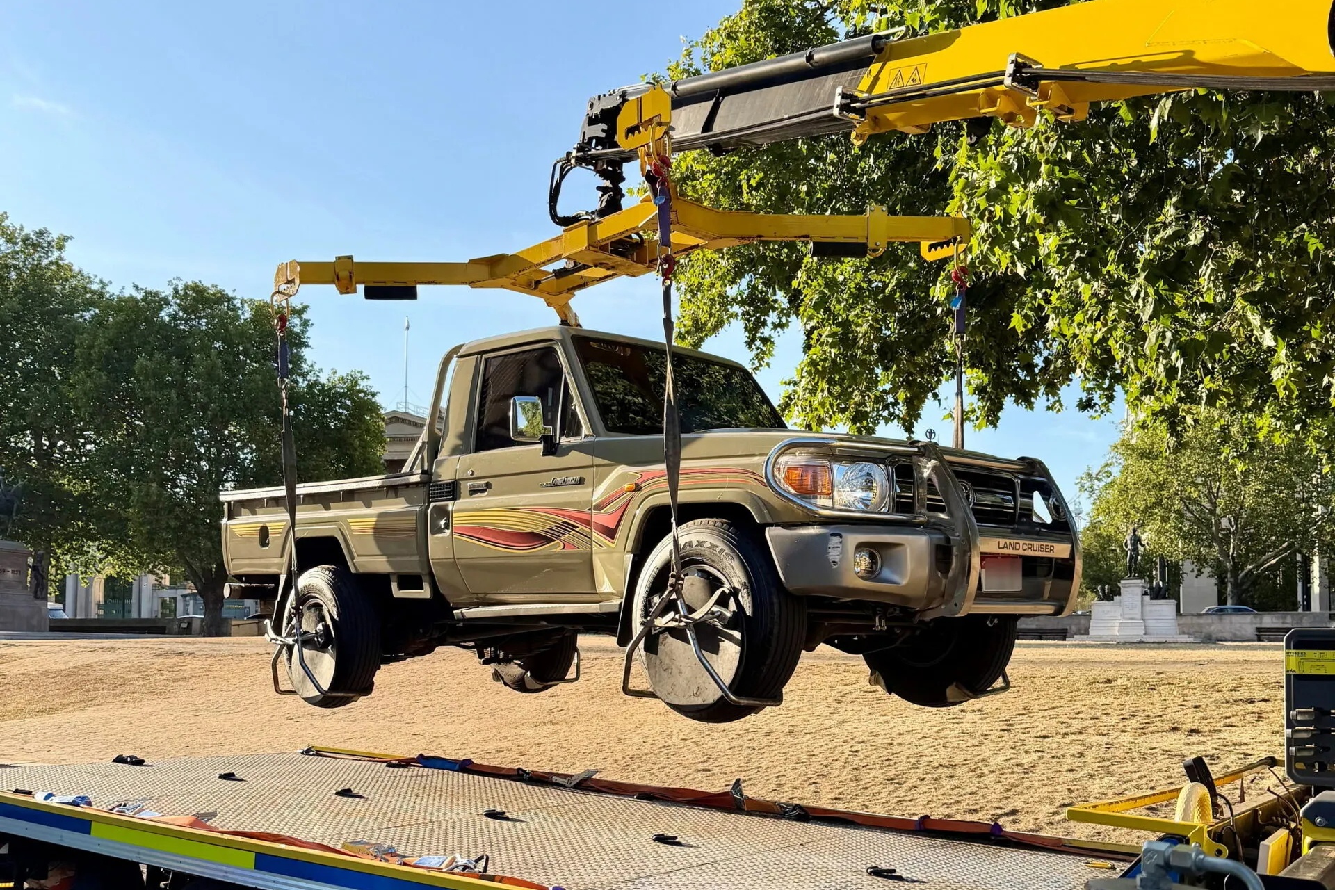 cảnh s&aacute;t,  si&ecirc;u xe,  tịch thu,  anh,  london,  cảnh s&aacute;t anh,  ferrari,  lamborghini,  porsche,  toyota,  rolls-royce,  mclaren,  bmw,  mercedes,  mercedes-benz,  land rover,  trung đ&ocirc;ng ảnh 20