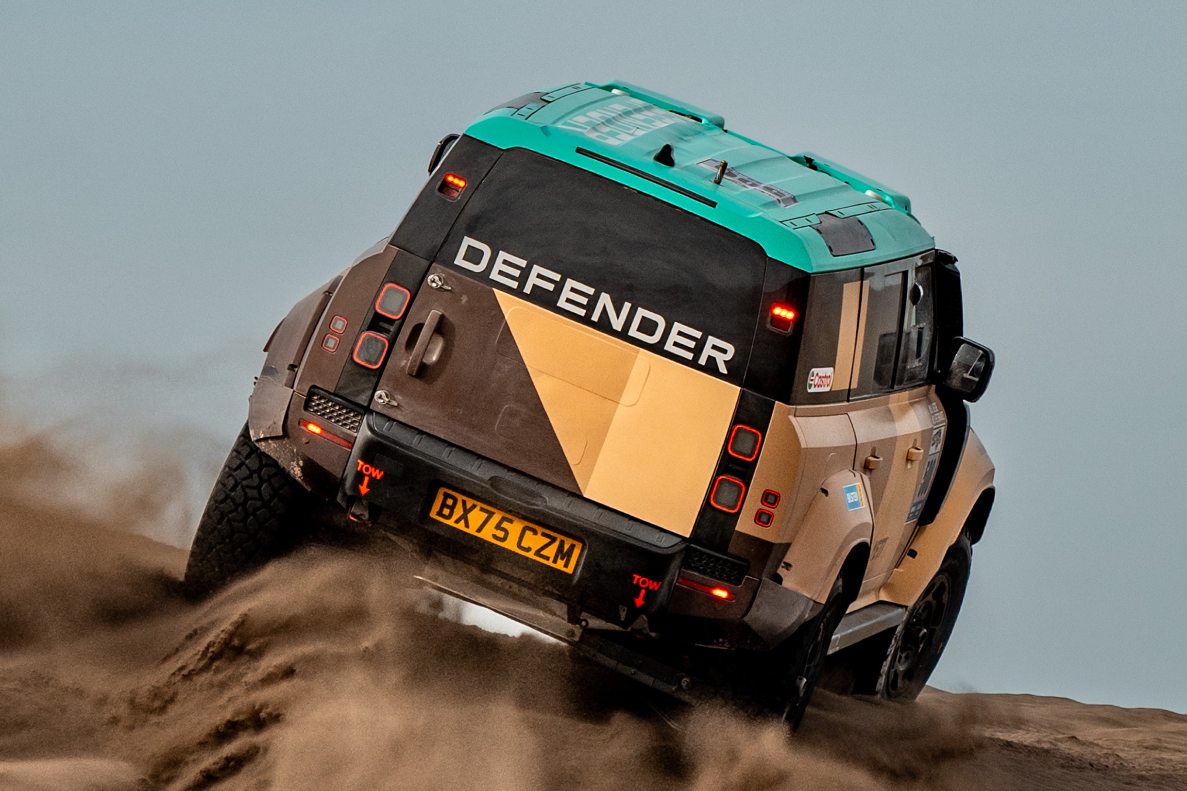 defender dakar,  defender,  dakar,  dakar rally,  land rover,  octa,  defender octa,  suv,  địa h&igrave;nh ảnh 5