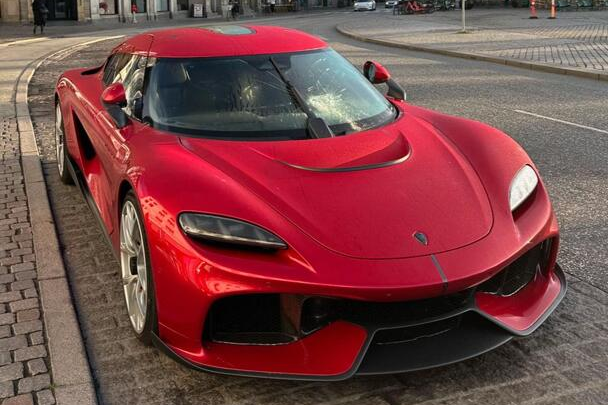 Vừa được bàn giao, siêu xe Koenigsegg Gemera đã bị phá hoại