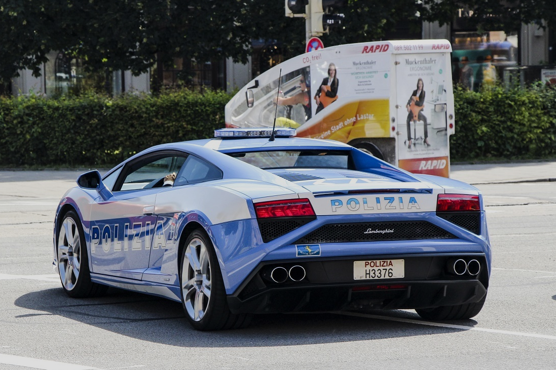 lamborghini,  cảnh s&aacute;t,  cảnh s&aacute;t italy,  italy,  si&ecirc;u xe,  huracan,  gallardo,  temerario,  urus,  urus performante ảnh 7