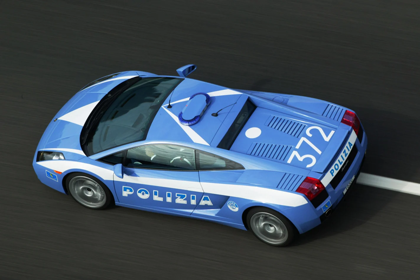 lamborghini,  cảnh s&aacute;t,  cảnh s&aacute;t italy,  italy,  si&ecirc;u xe,  huracan,  gallardo,  temerario,  urus,  urus performante ảnh 3
