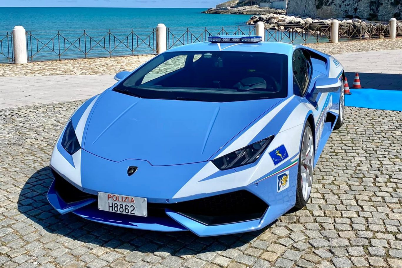 lamborghini,  cảnh s&aacute;t,  cảnh s&aacute;t italy,  italy,  si&ecirc;u xe,  huracan,  gallardo,  temerario,  urus,  urus performante ảnh 8