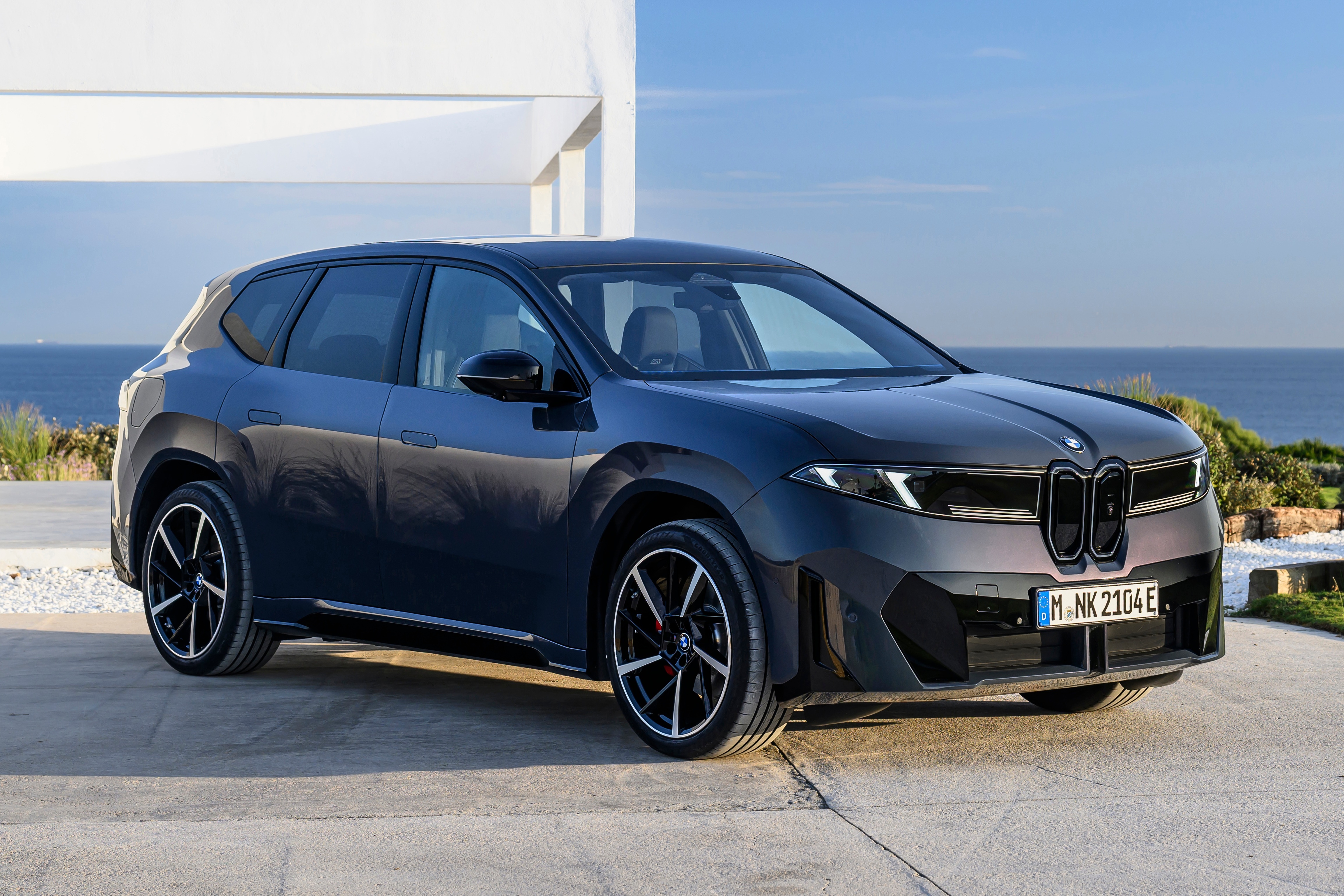 BMW vượt mốc 2 triệu xe thuần điện được bàn giao