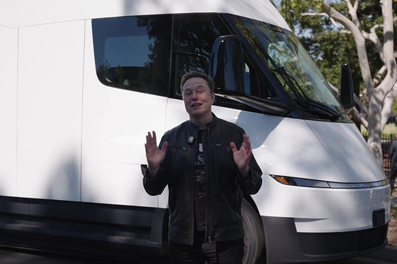 tesla semi,  tesla,  semi,  elon musk,  thuần điện,  đầu k&eacute;o,  đầu k&eacute;o điện ảnh 1