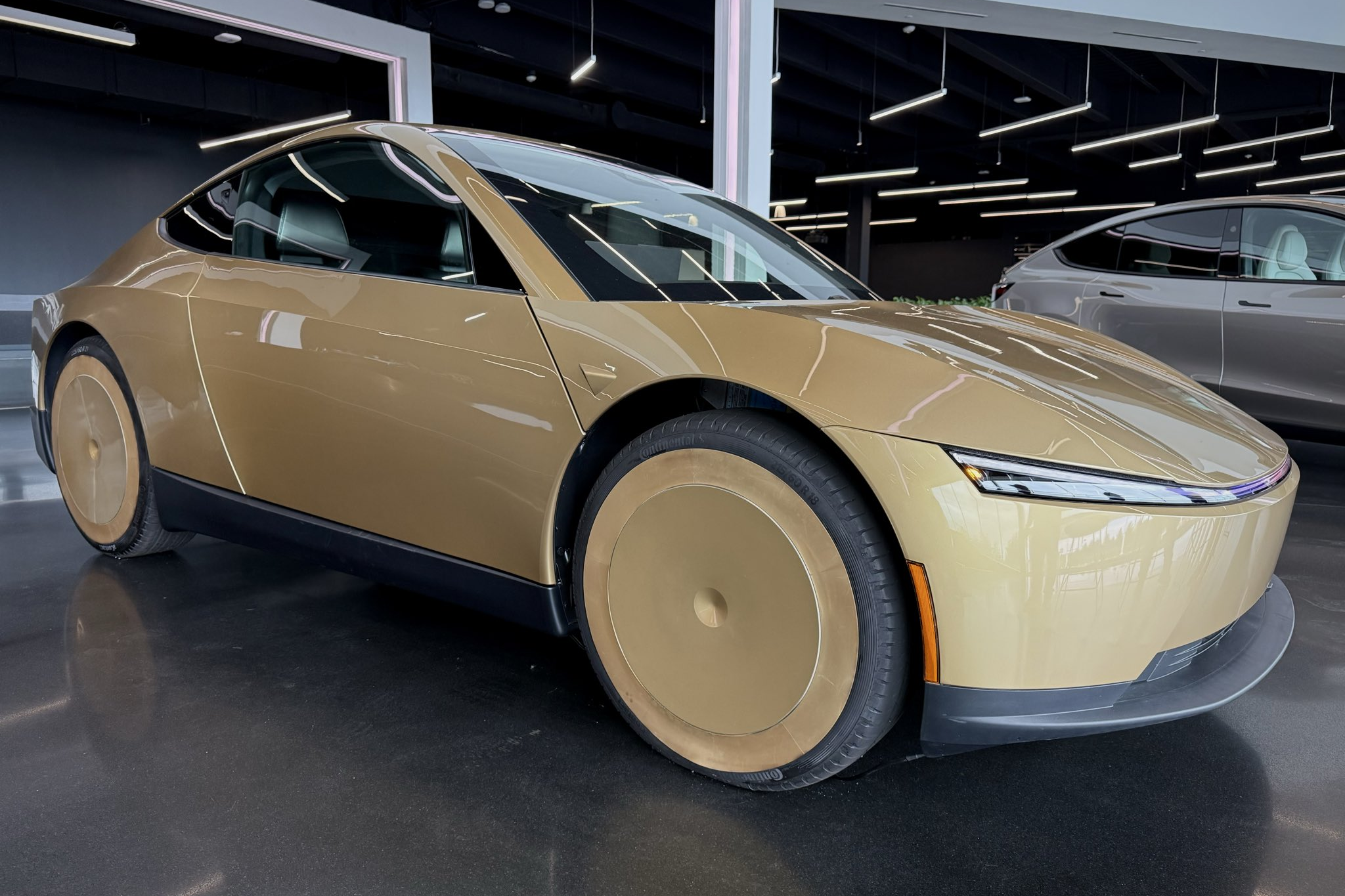 Tại sao động cơ Tesla Cybercab không cần đất hiếm?