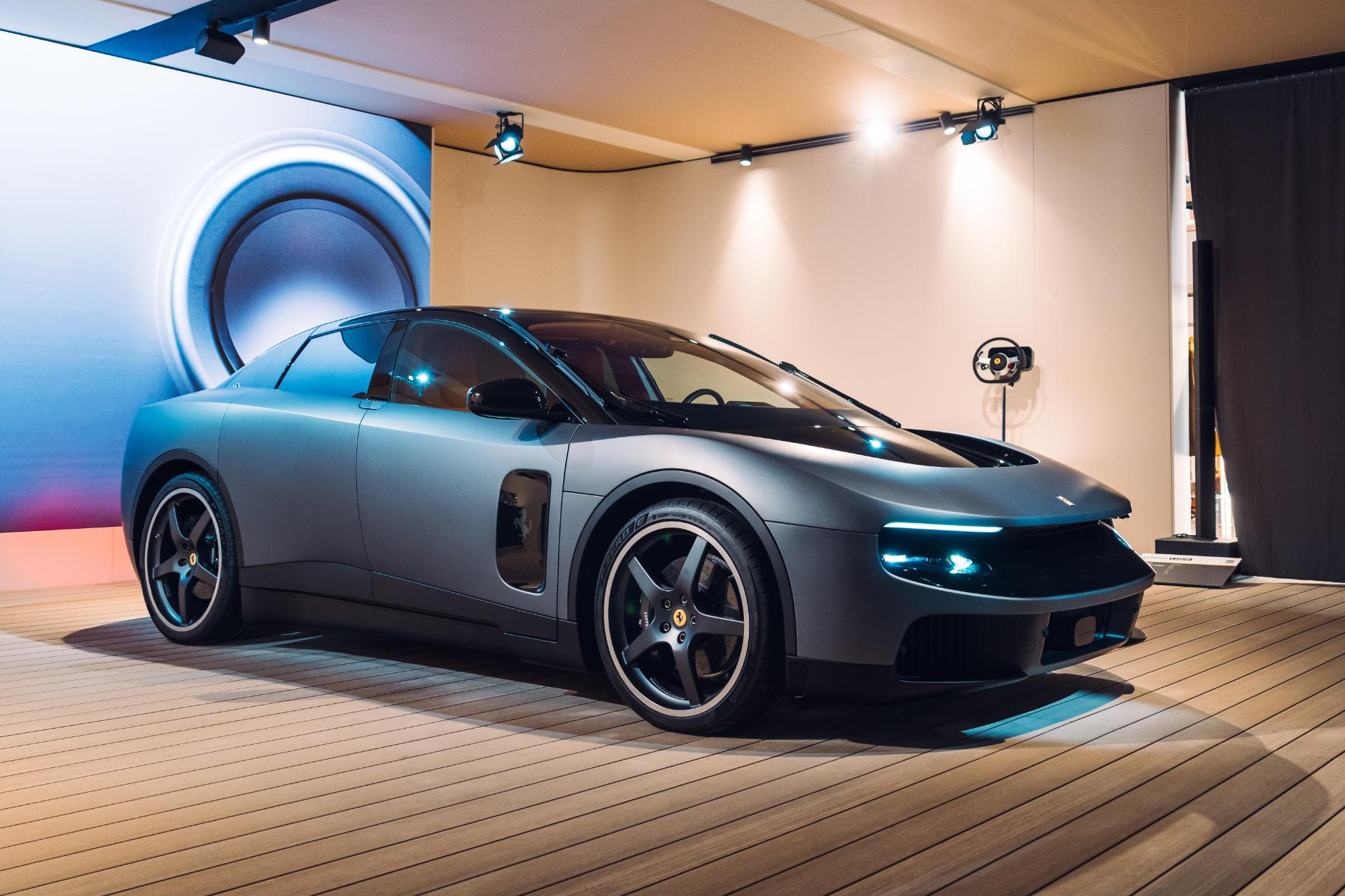 Tại sao xe điện Ferrari Luce có giá thấp hơn tại Mỹ?