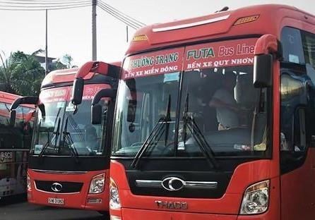 Khach phan doi Phuong Trang vi doi nan nhan den tru so moi xin loi hinh anh