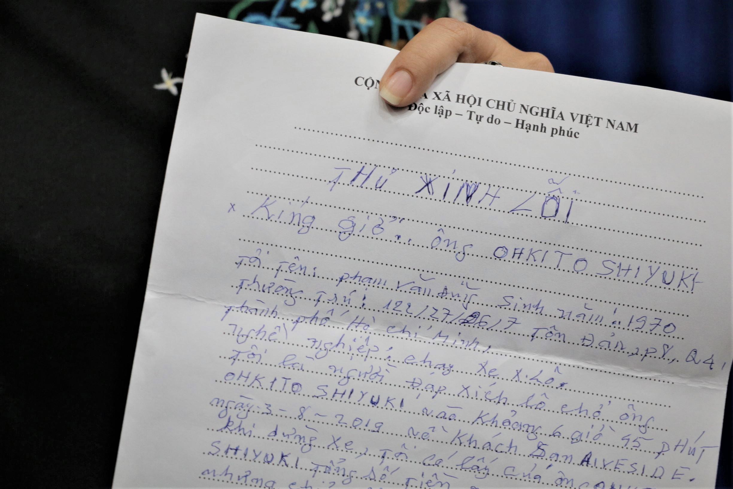 xich lo lay tien cua  du khach Nhat anh 2